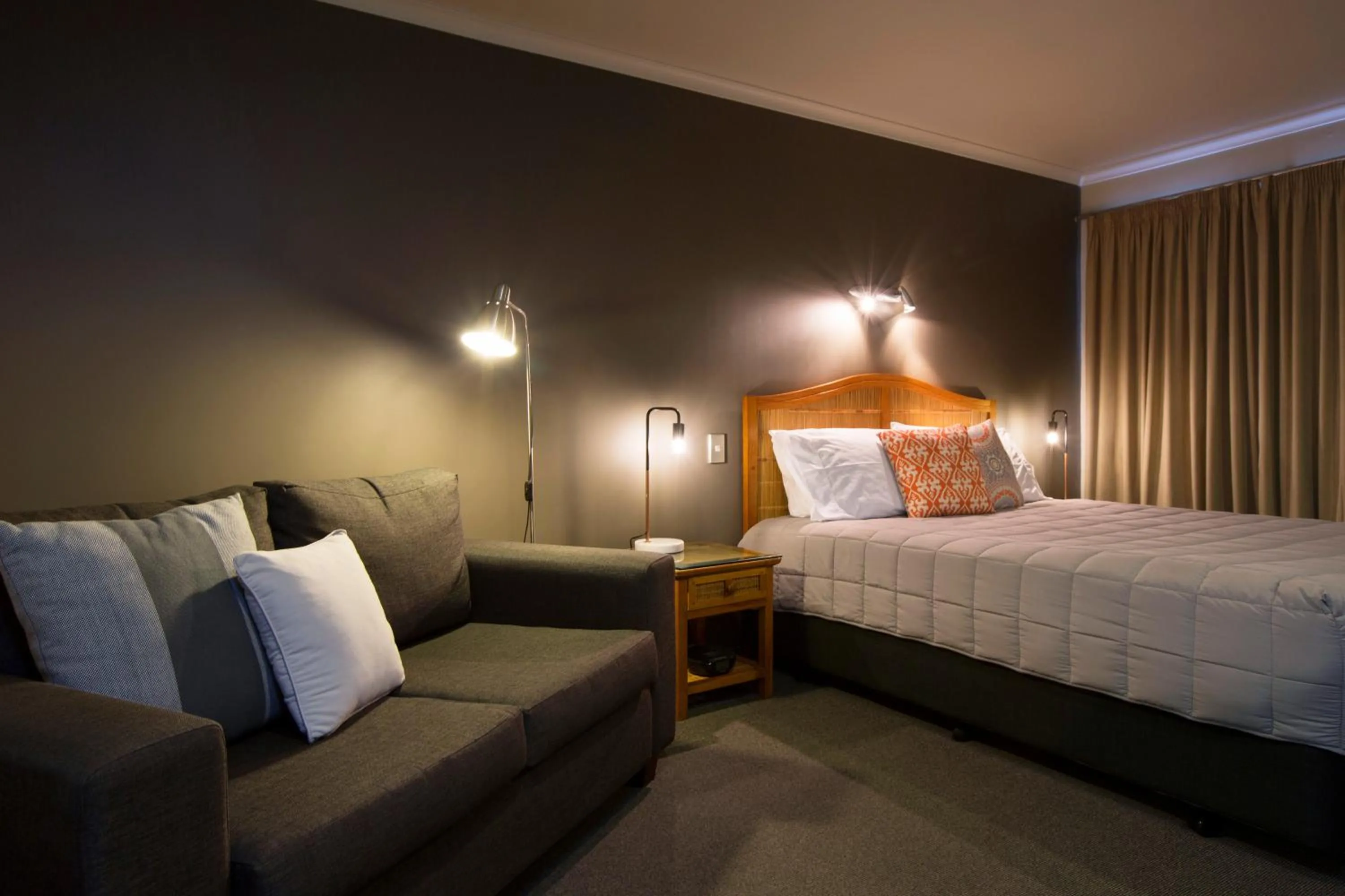 Bedroom, Bed in Beach House Motel
