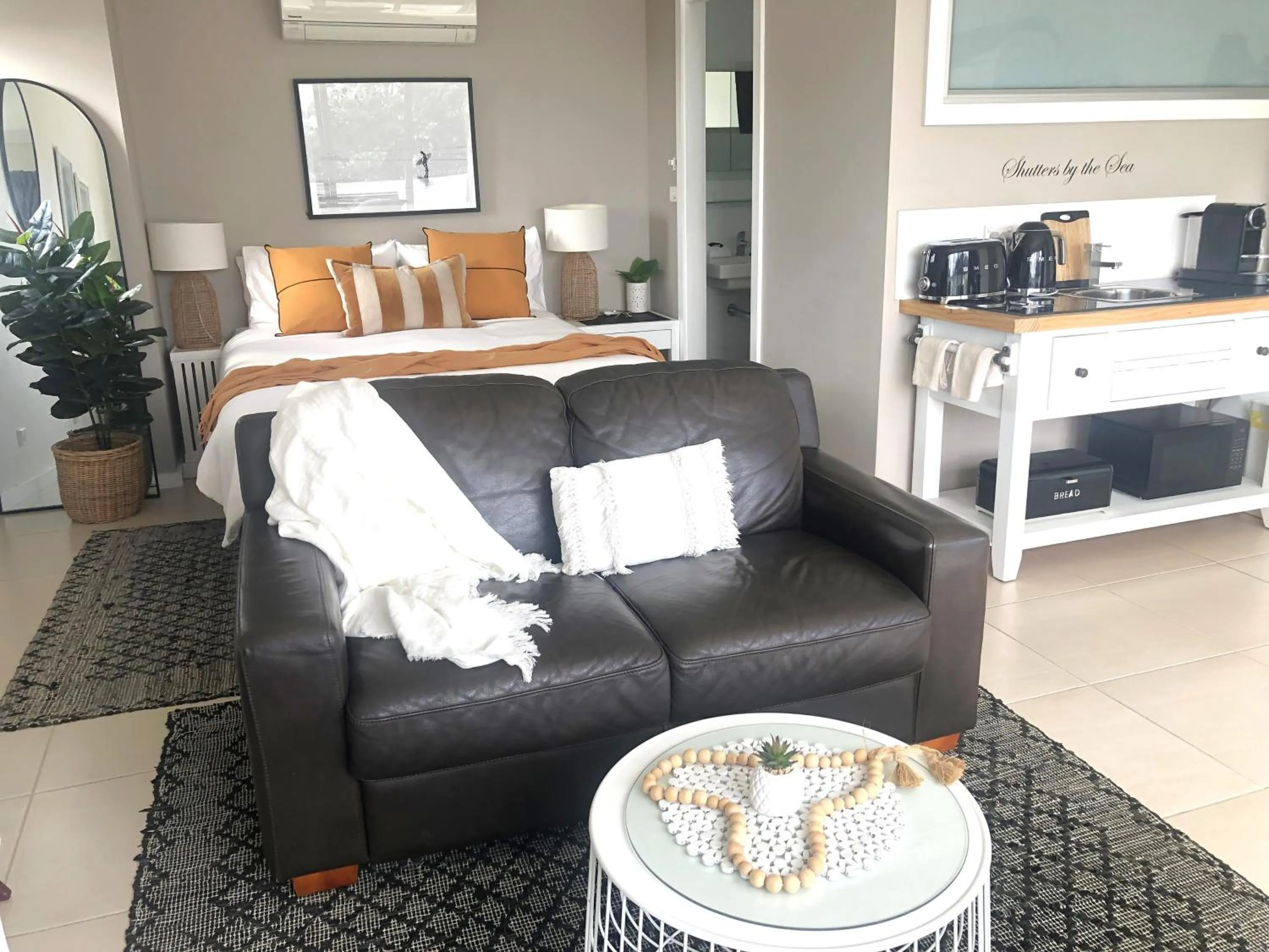 Shutters by the Sea Kiama-Waterfront with Ocean View for Two