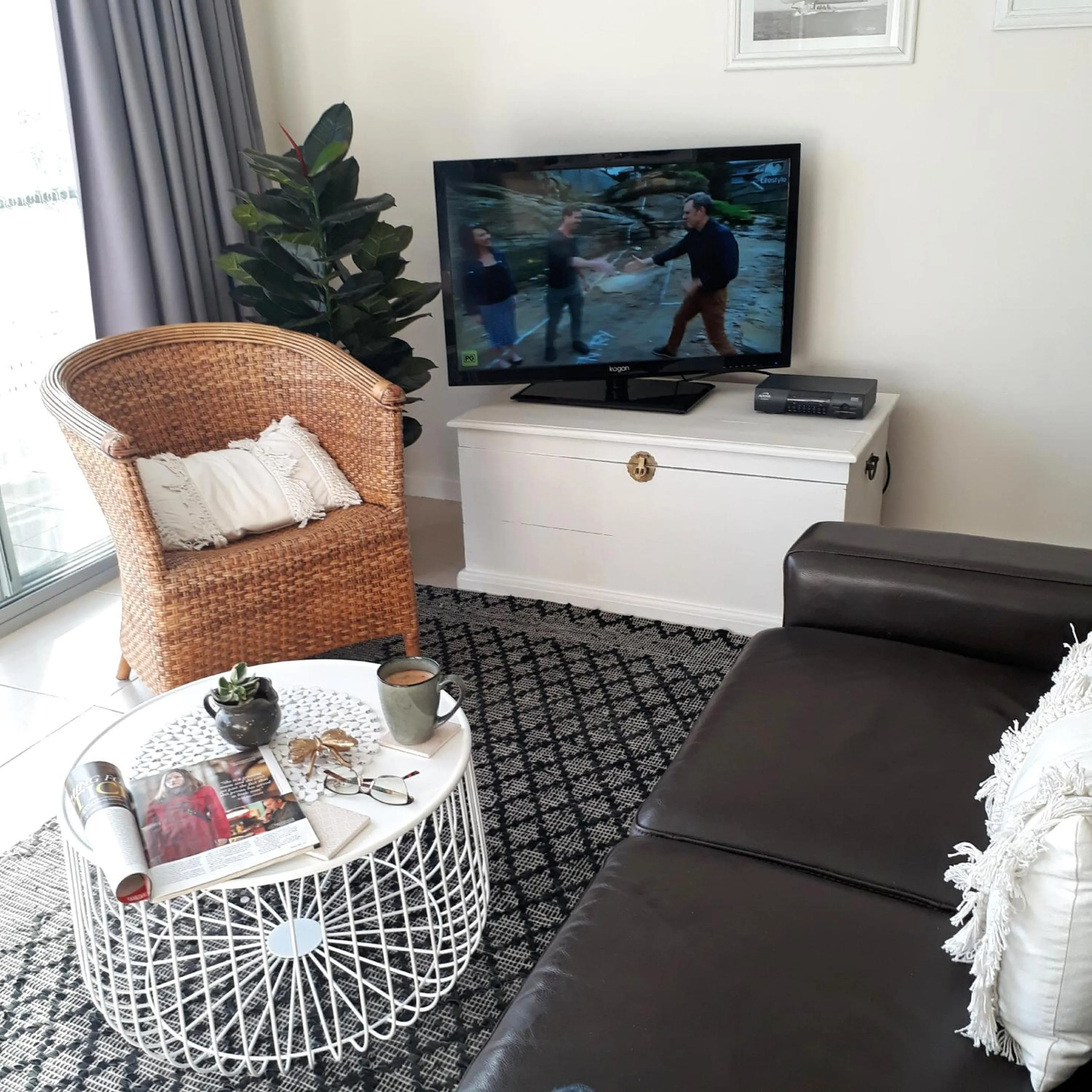 Shutters by the Sea Kiama-Waterfront with Ocean View for Two