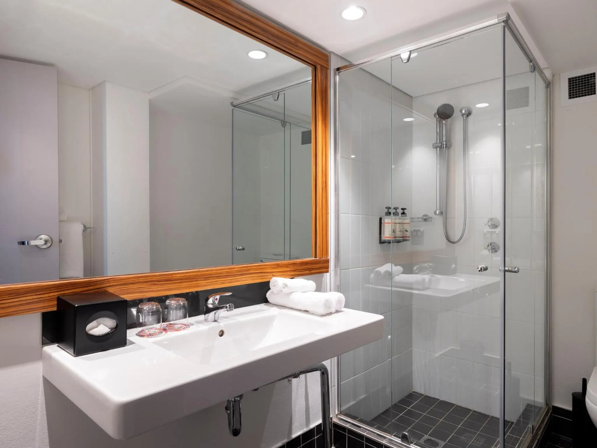 Adge Hotel and Residences