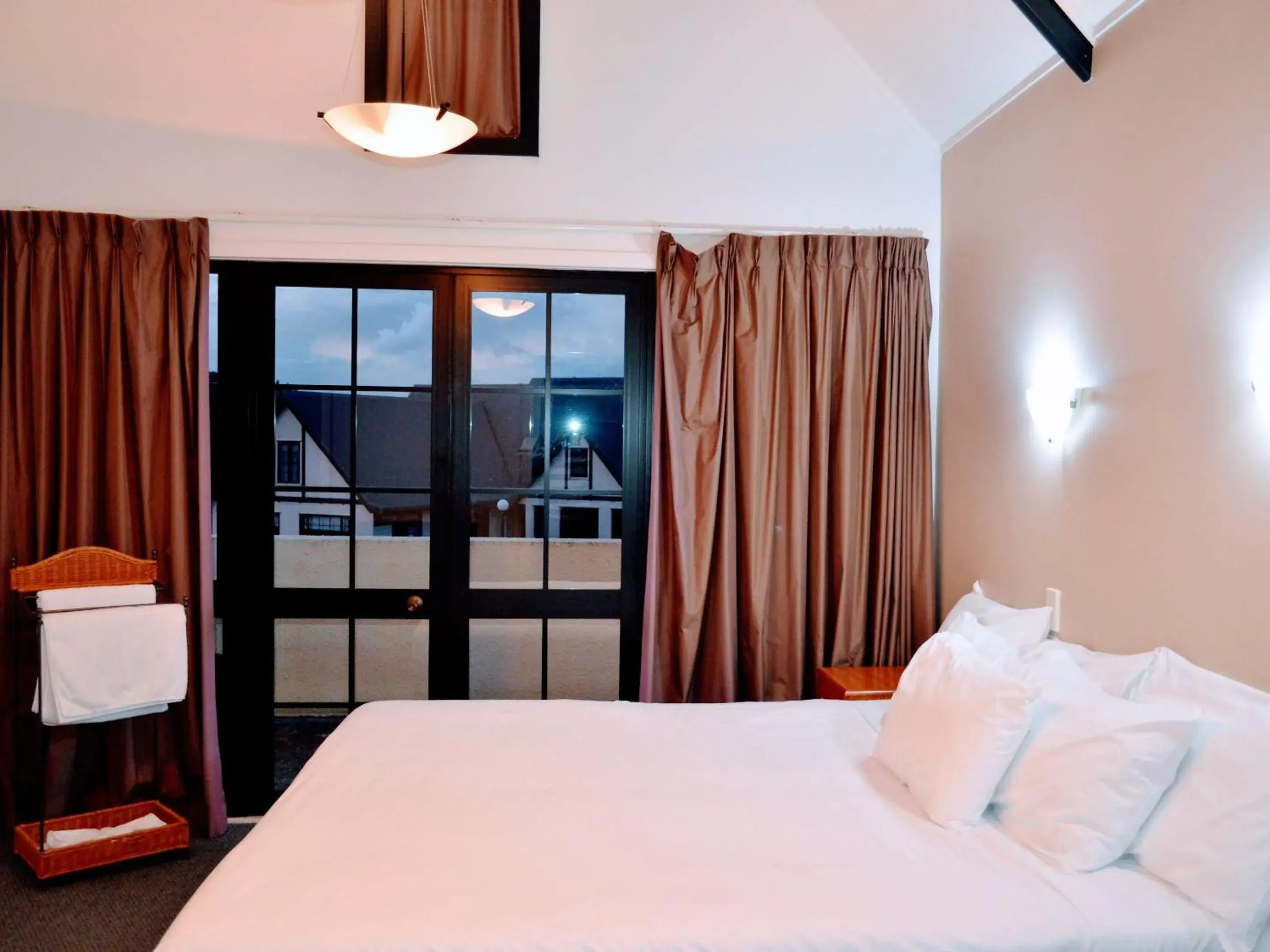 Bed in Salty Dog Inn Bed in Salty Dog Inn