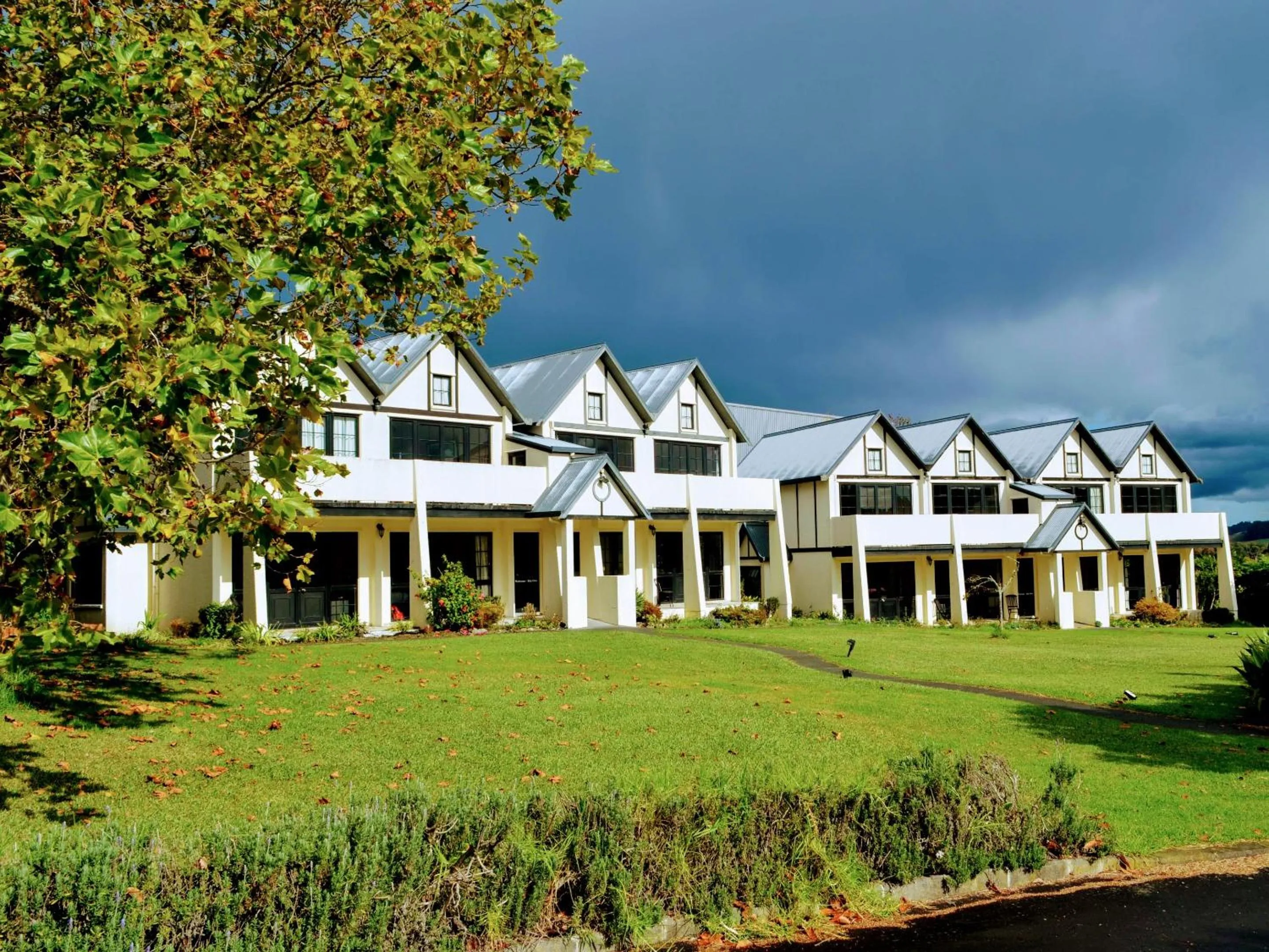 Property building in Salty Dog Inn