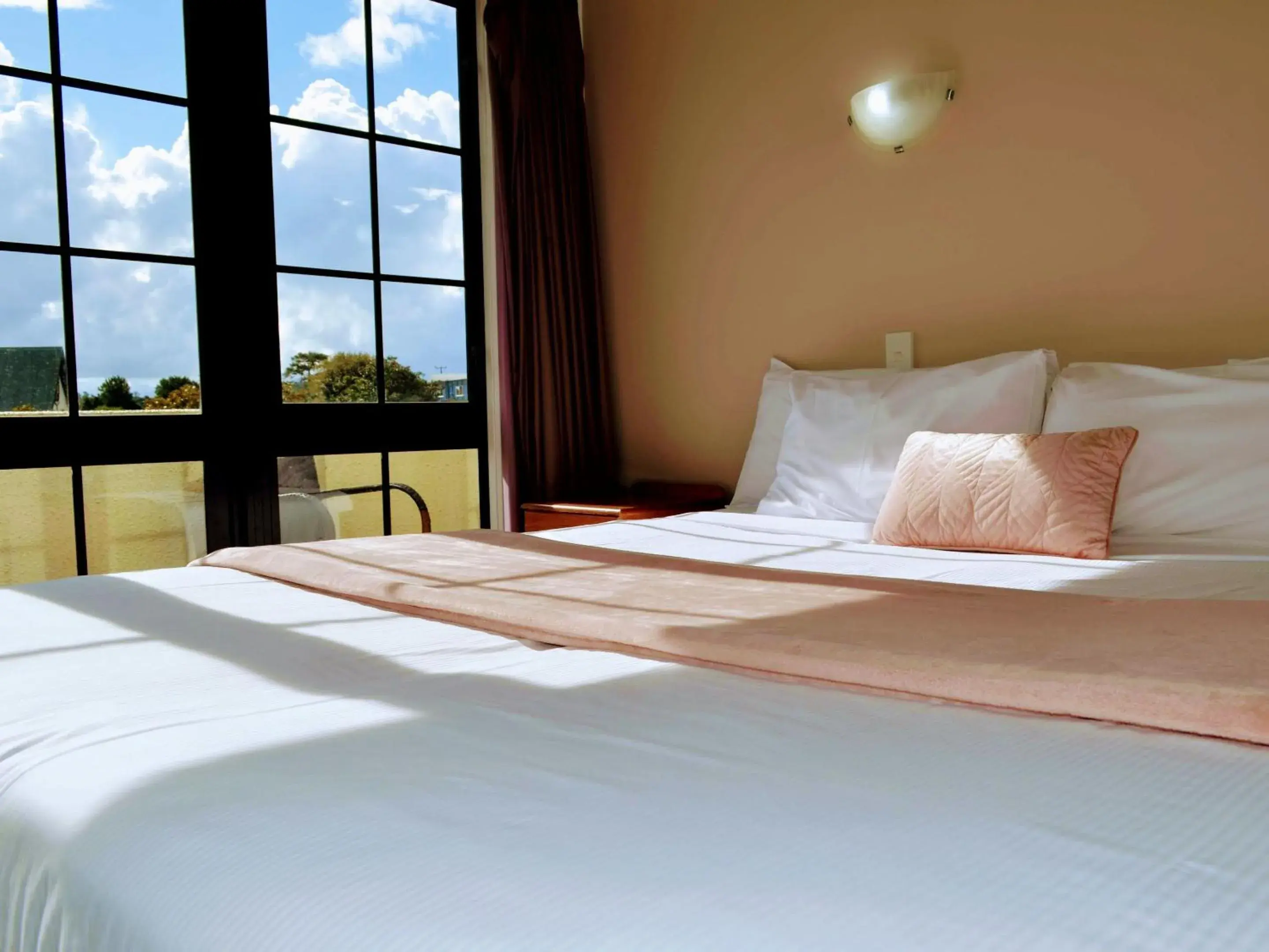 Bed in Salty Dog Inn Bed in Salty Dog Inn