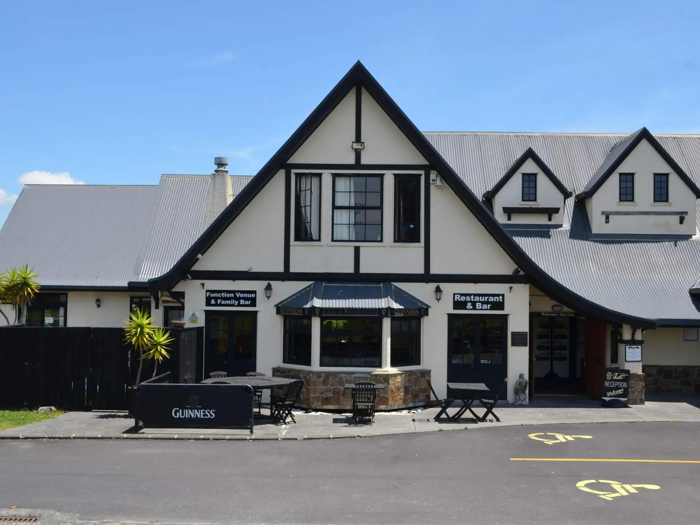 Property building in Salty Dog Inn Property building in Salty Dog Inn