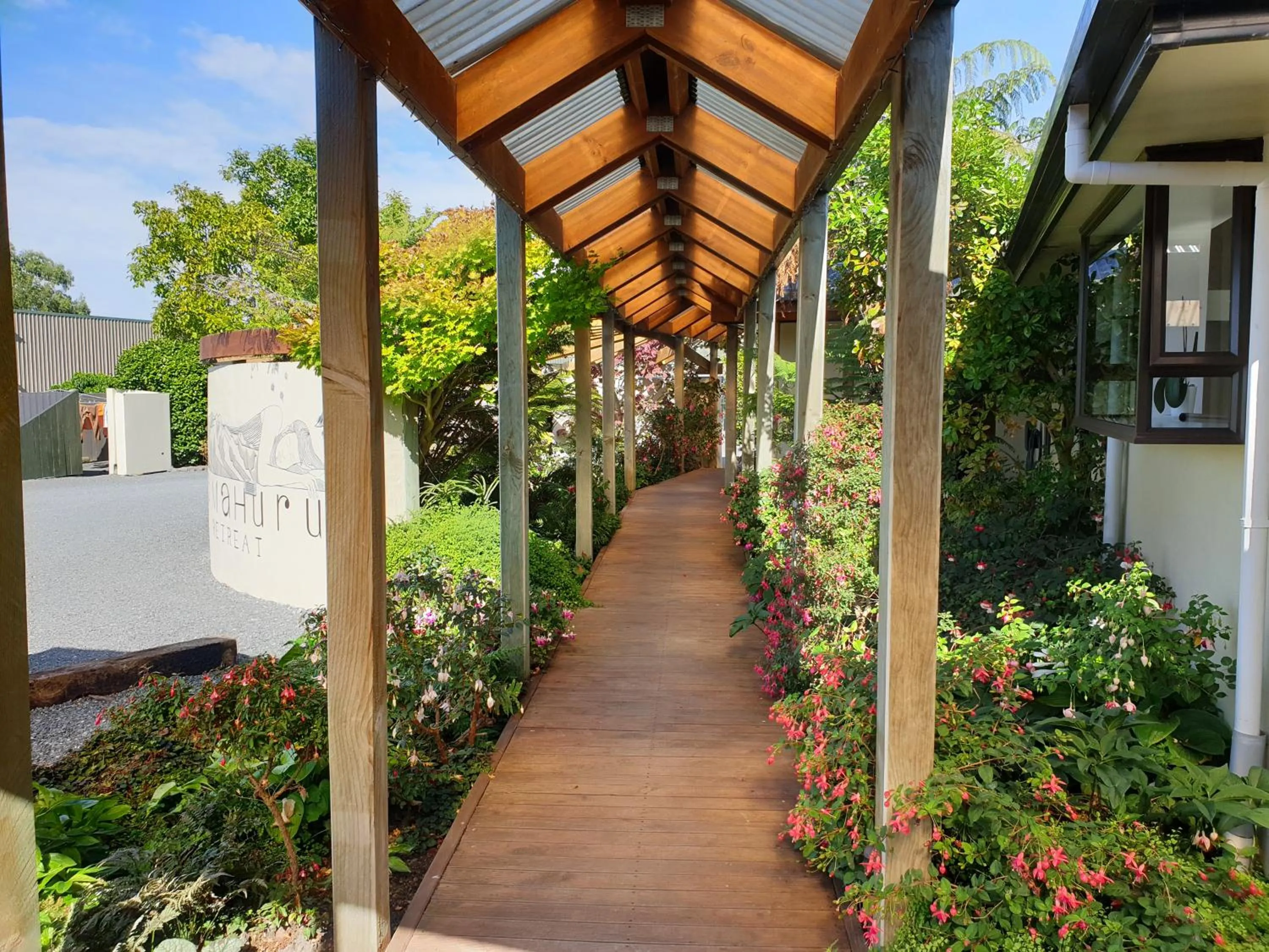 Facade/entrance in Te Mahuru Retreat
