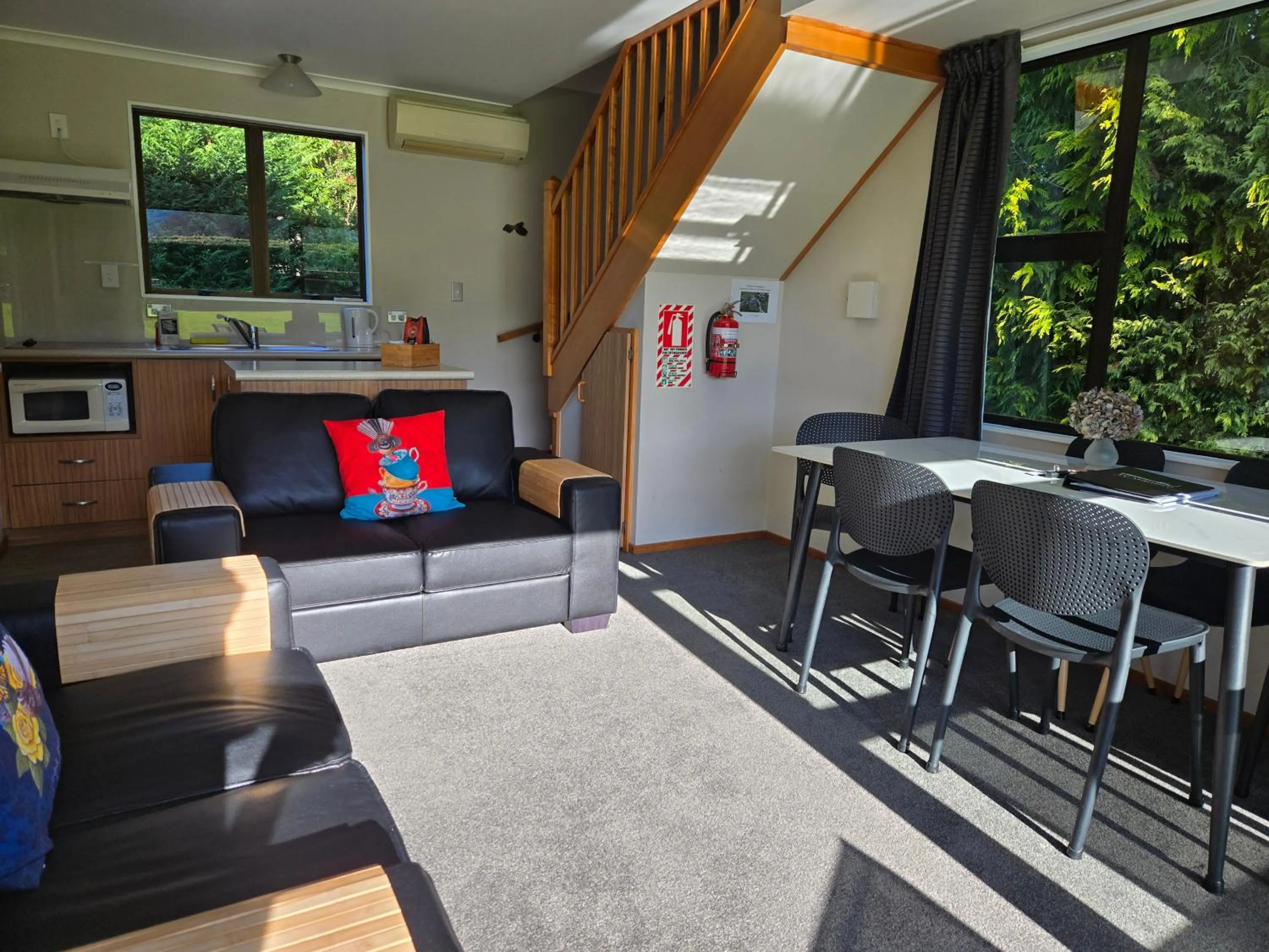 Kitchen or kitchenette in Te Mahuru Retreat