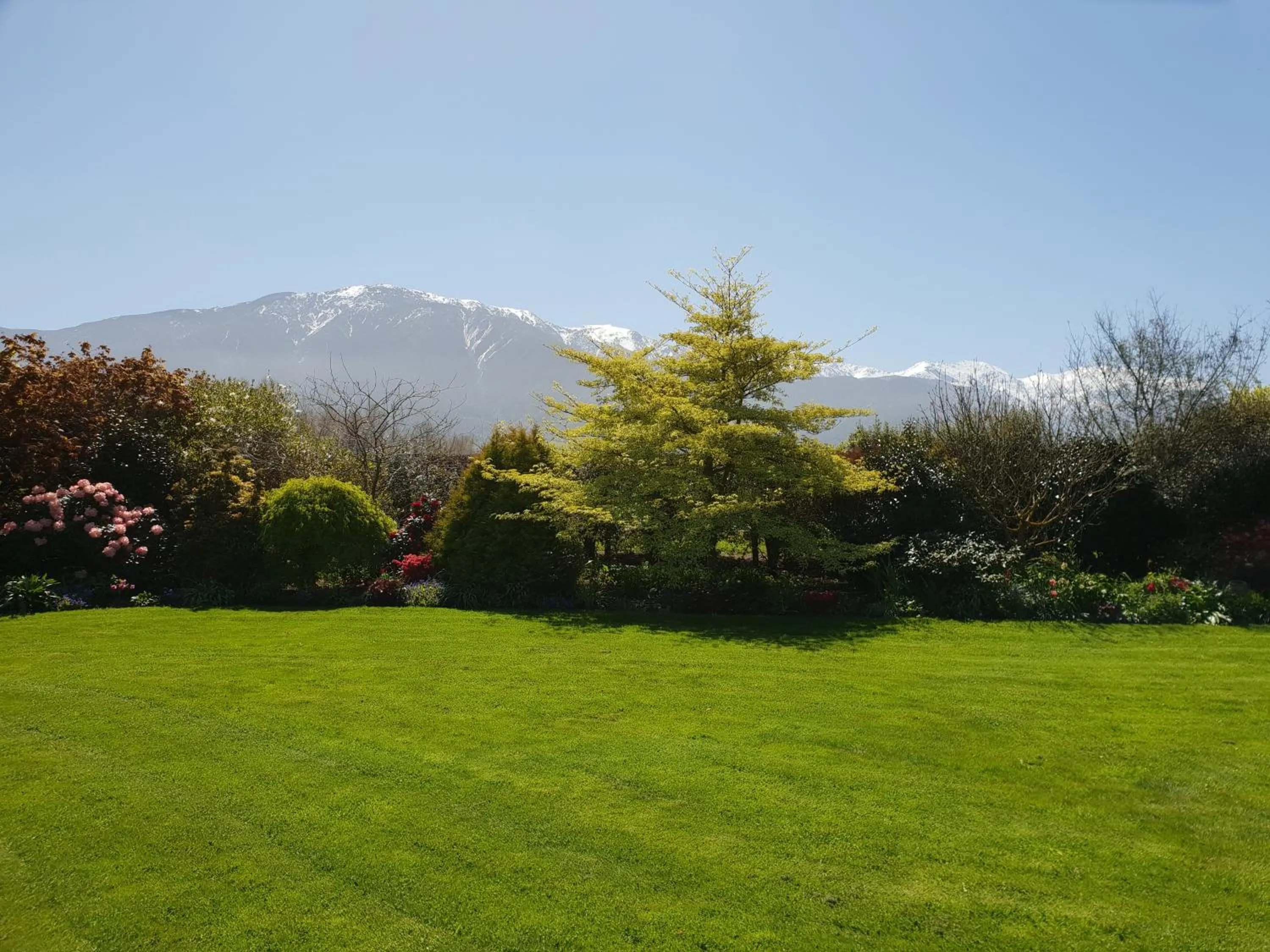 Natural landscape in Te Mahuru Retreat