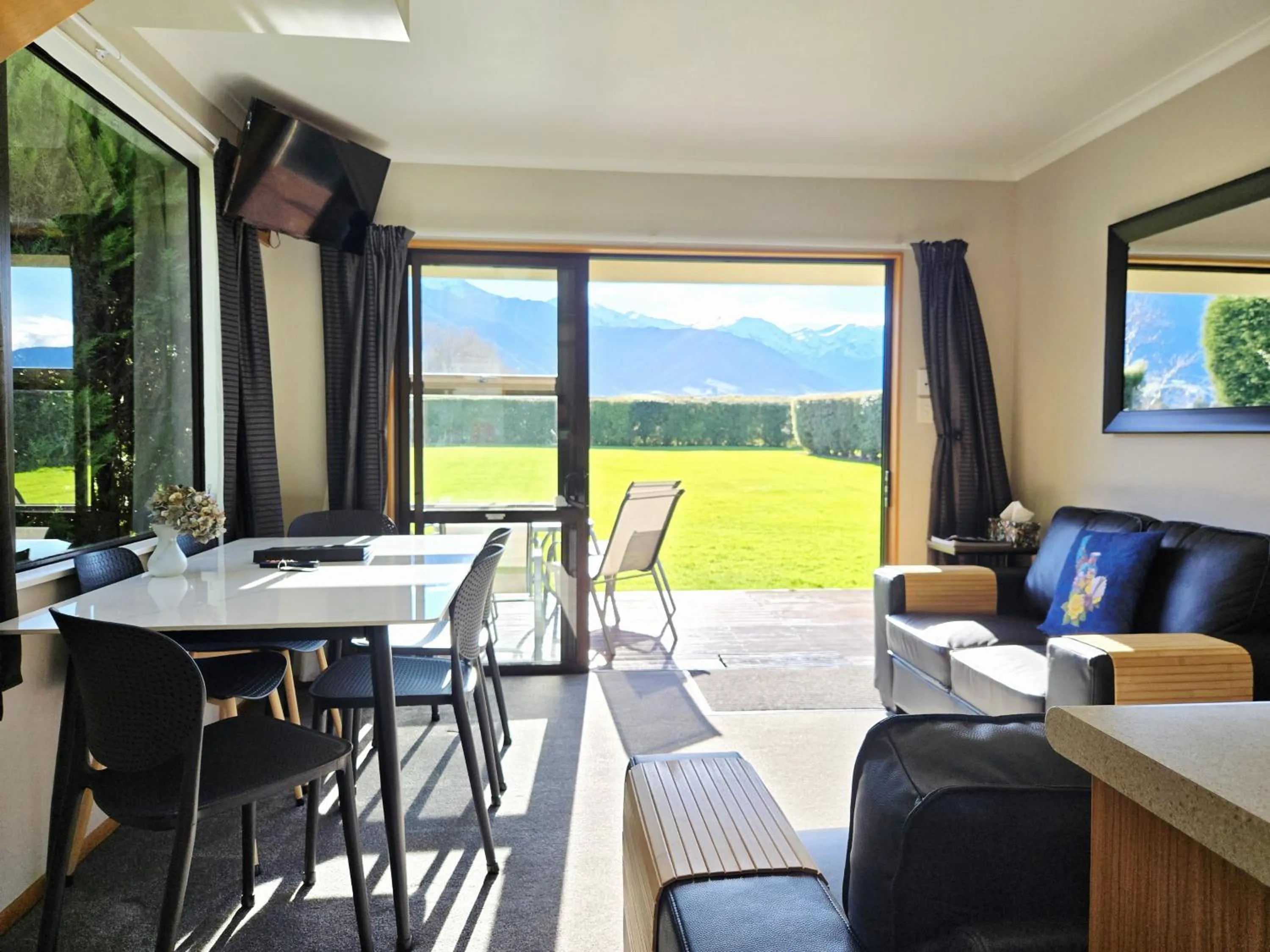 Patio in Te Mahuru Retreat