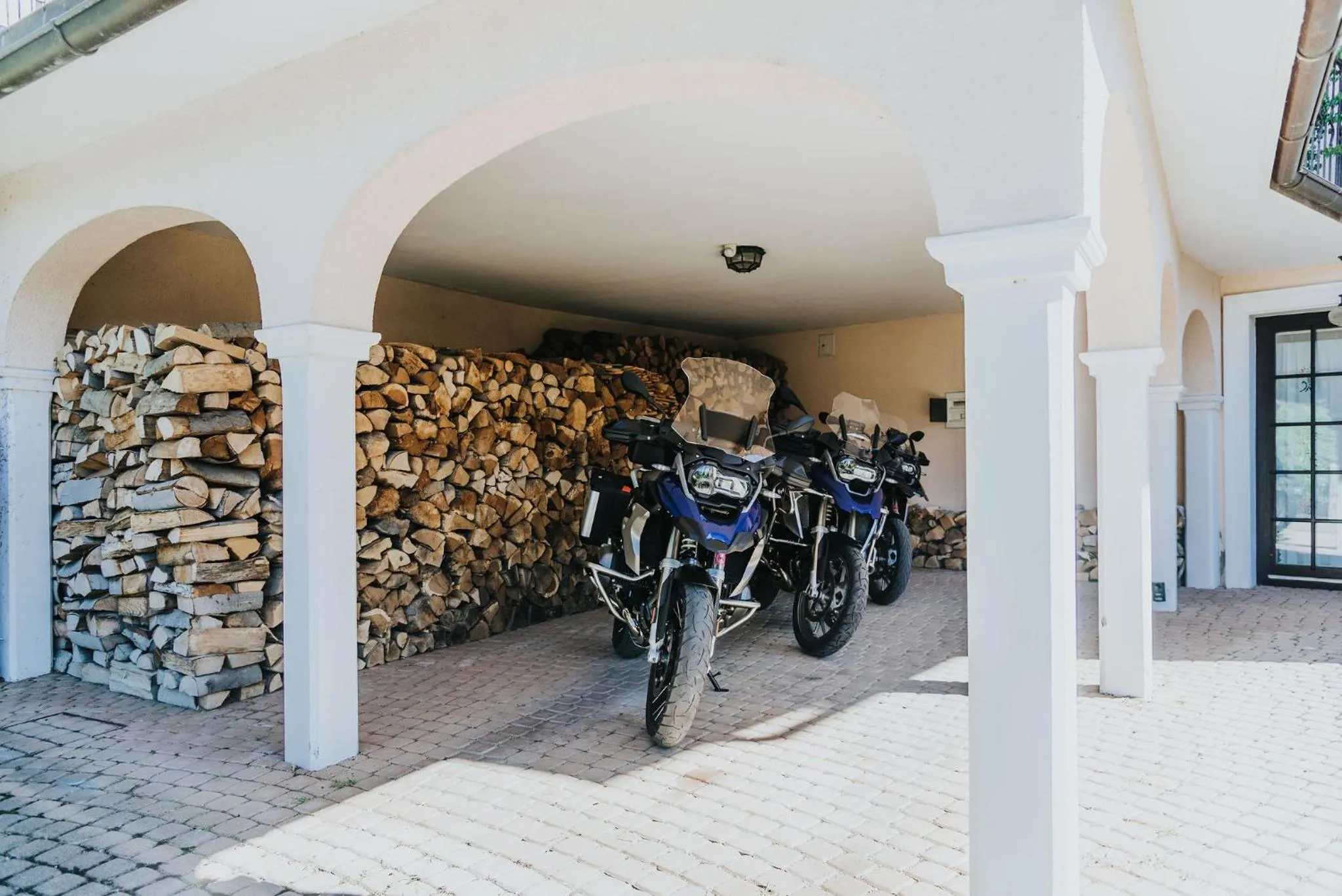Parking in Apartmaji Urška