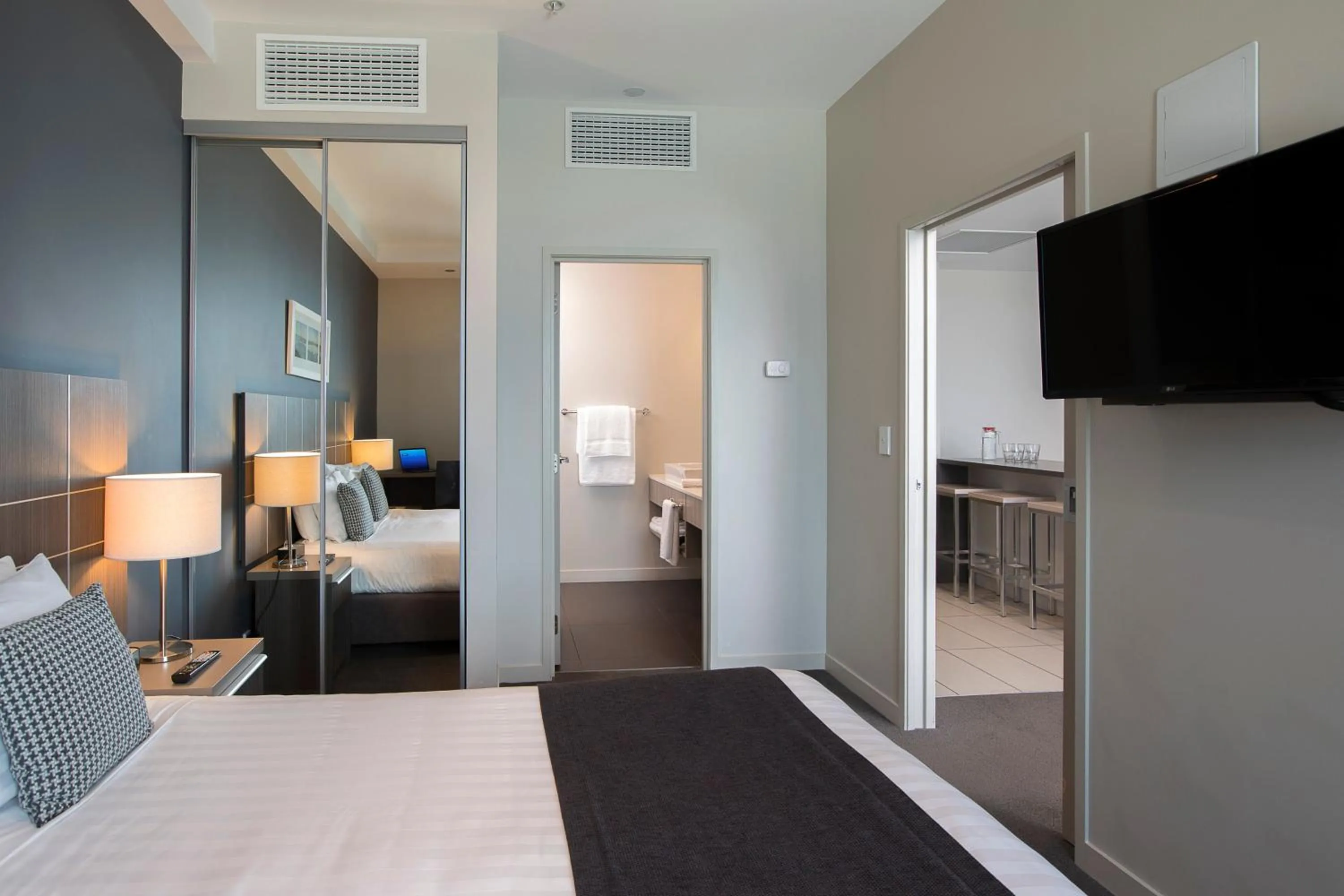 Bedroom, Bed in Quest Highbrook