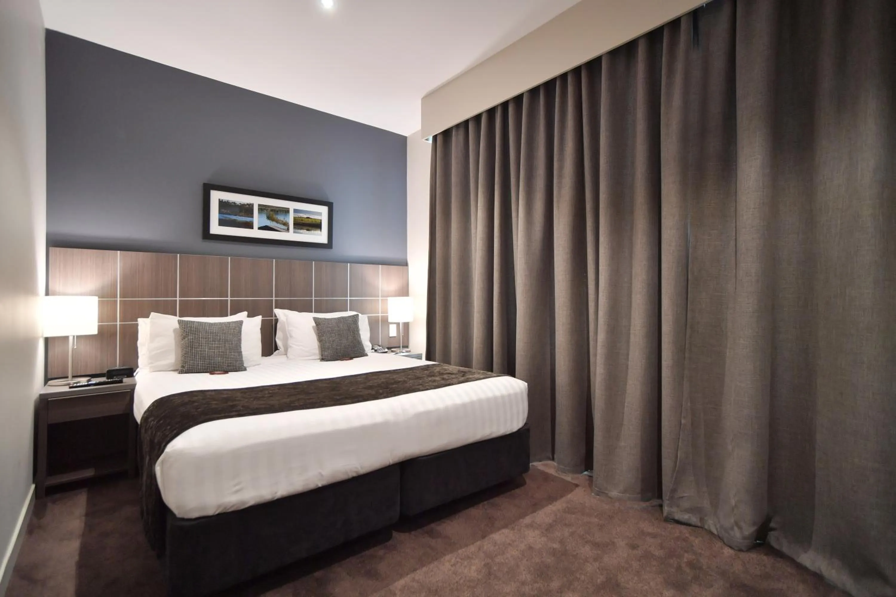 Bedroom, Bed in Quest Highbrook