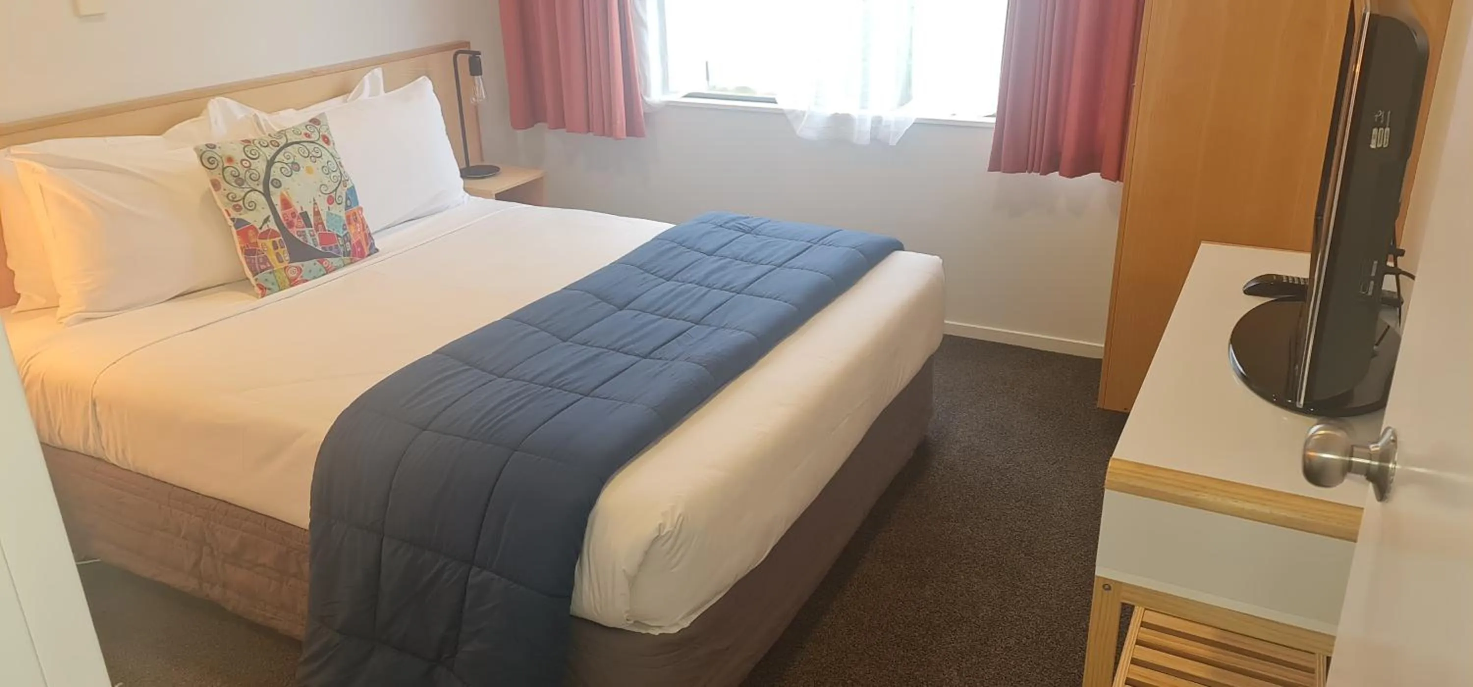 Bedroom, Bed in ASURE Kaimai View Motel