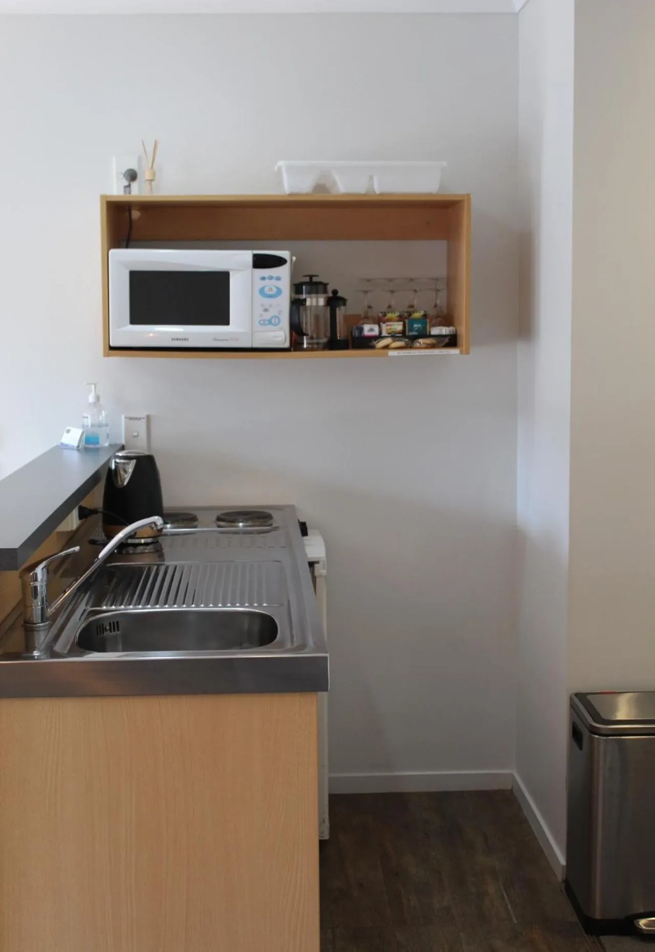 Kitchen or kitchenette in ASURE Kaimai View Motel