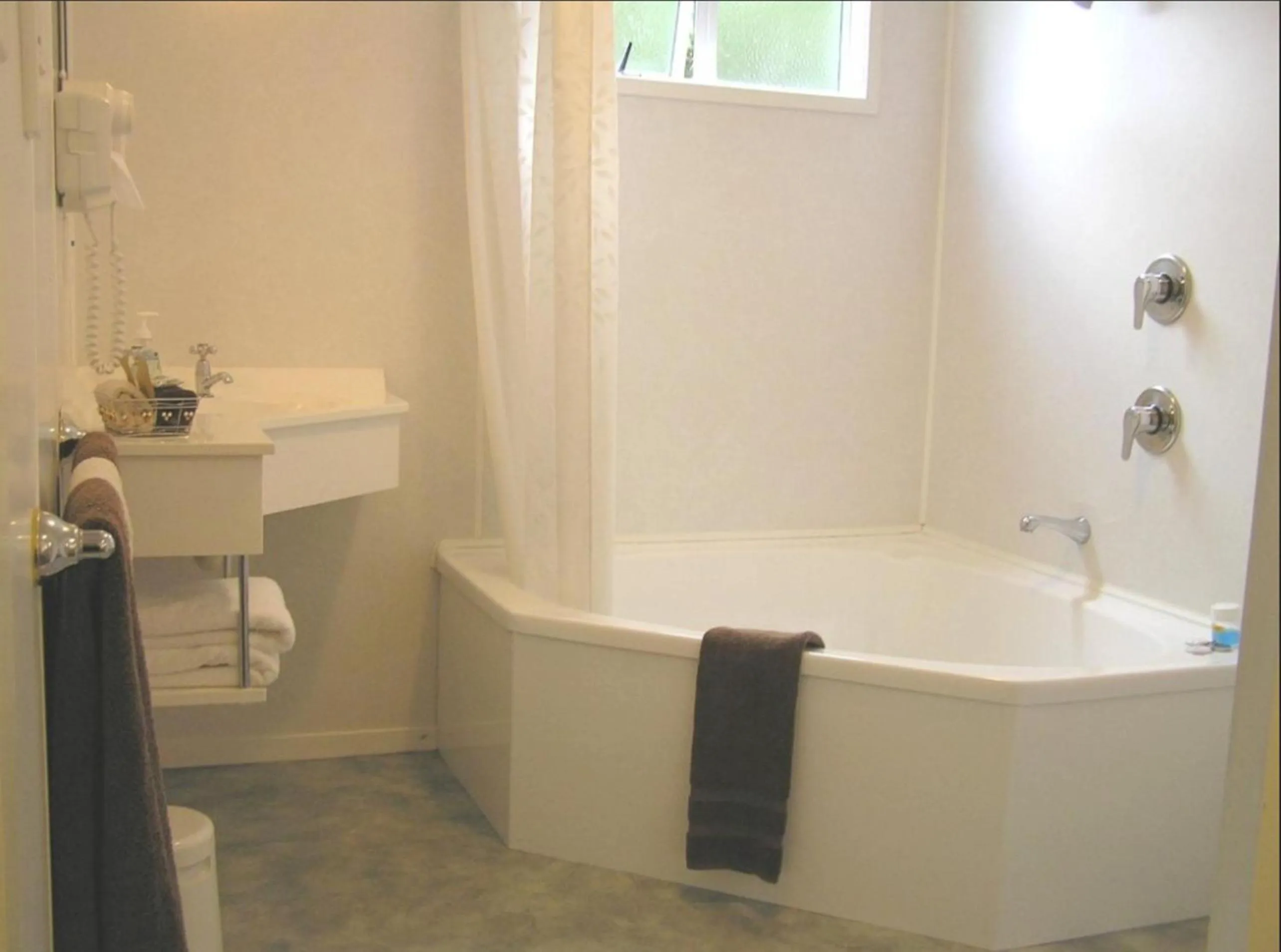 Bathroom in Coachman Motel