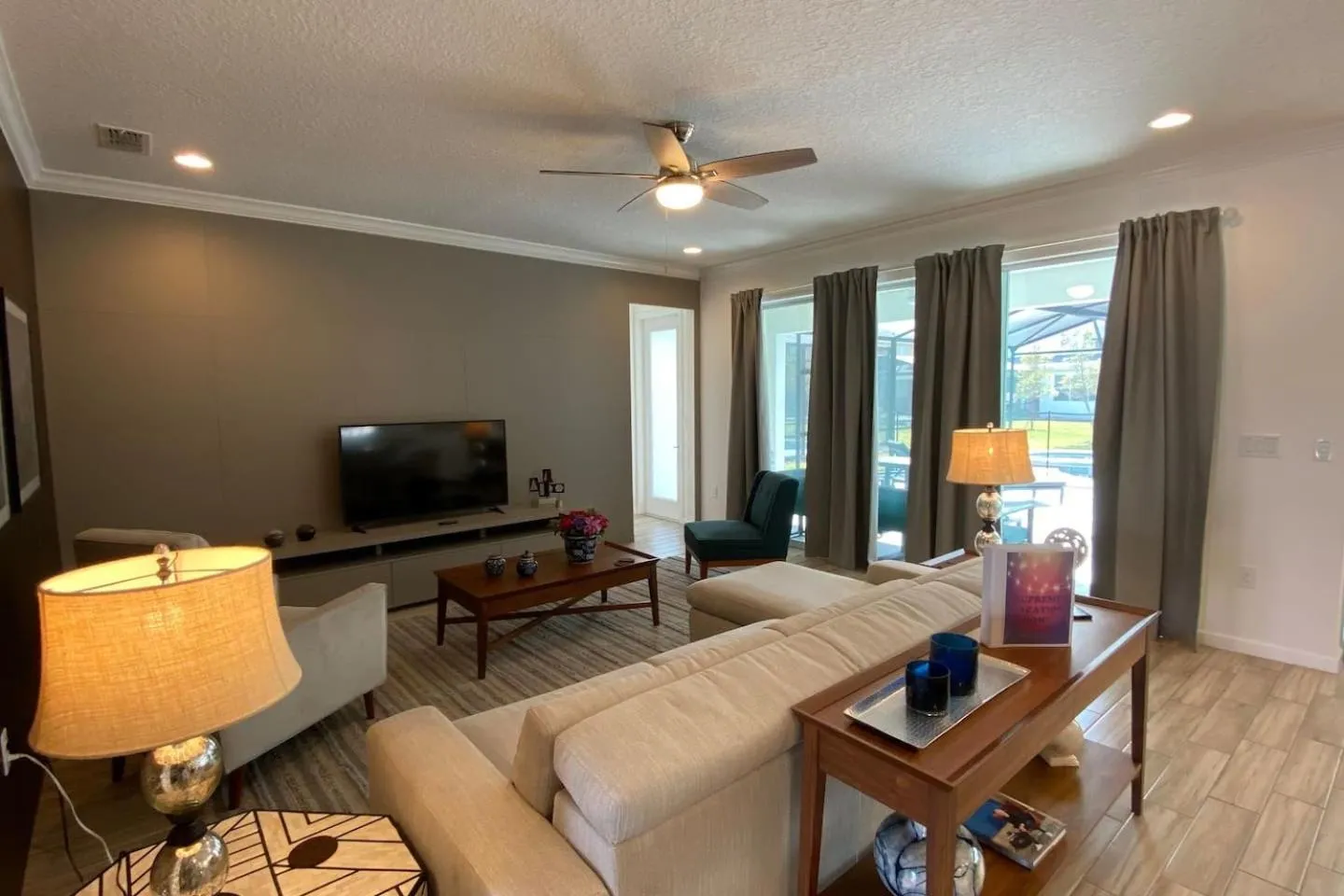 Living room in 3840 Supreme Villa 6Bd Private Pool and Game Room