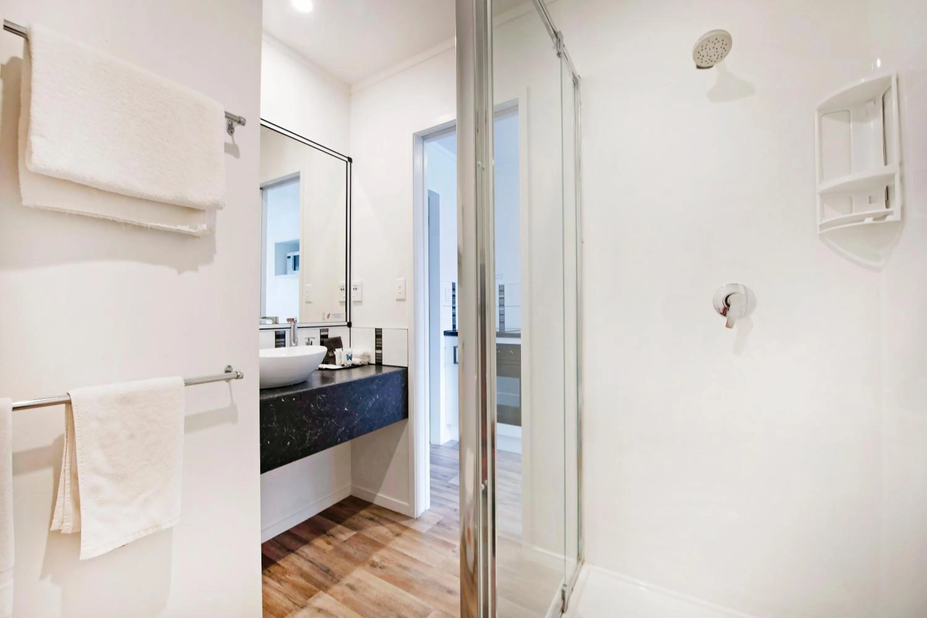 Camellia Court Motel