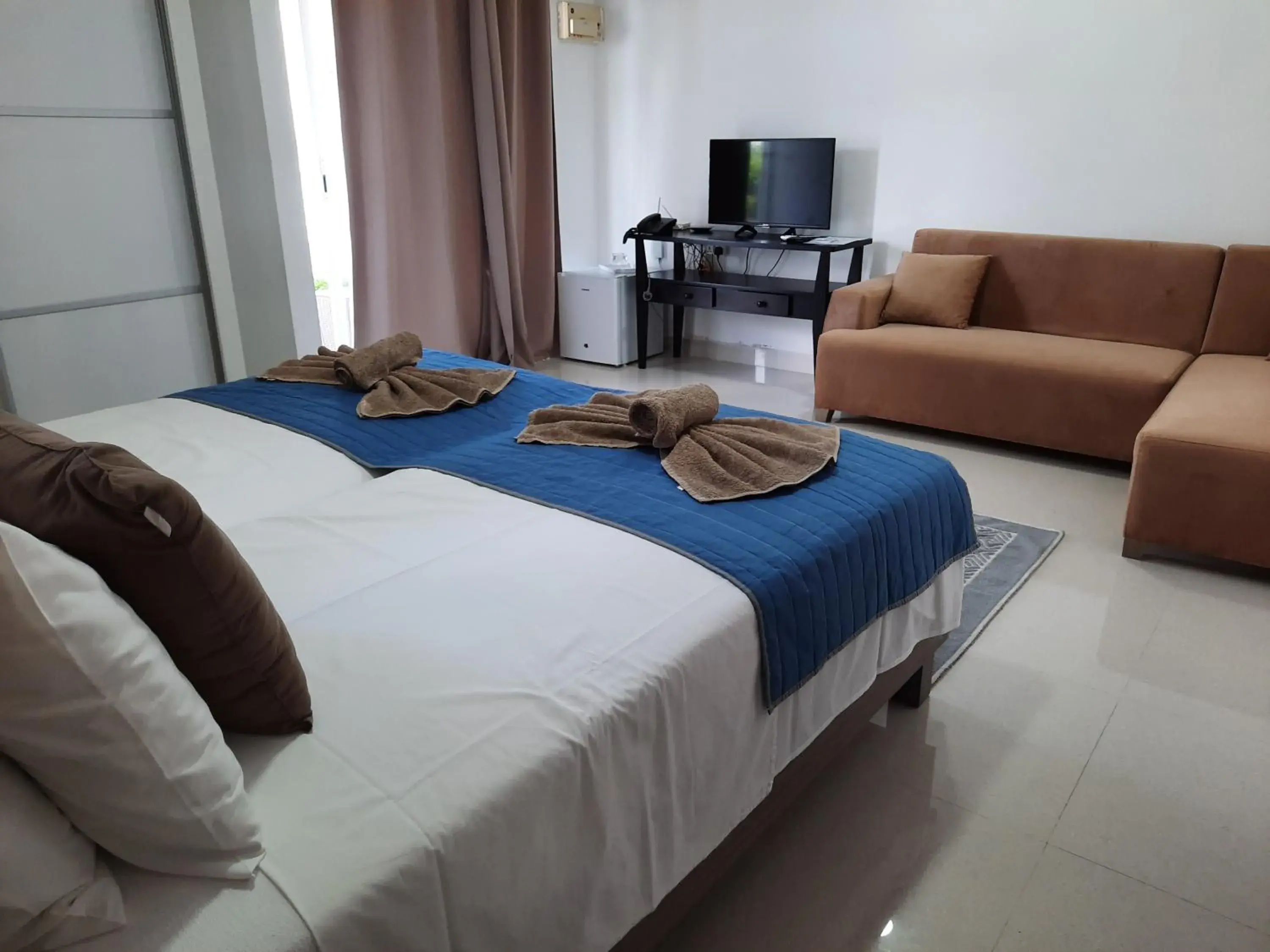 Triple Room in Hotel Plein Soleil Triple Room in Hotel Plein Soleil