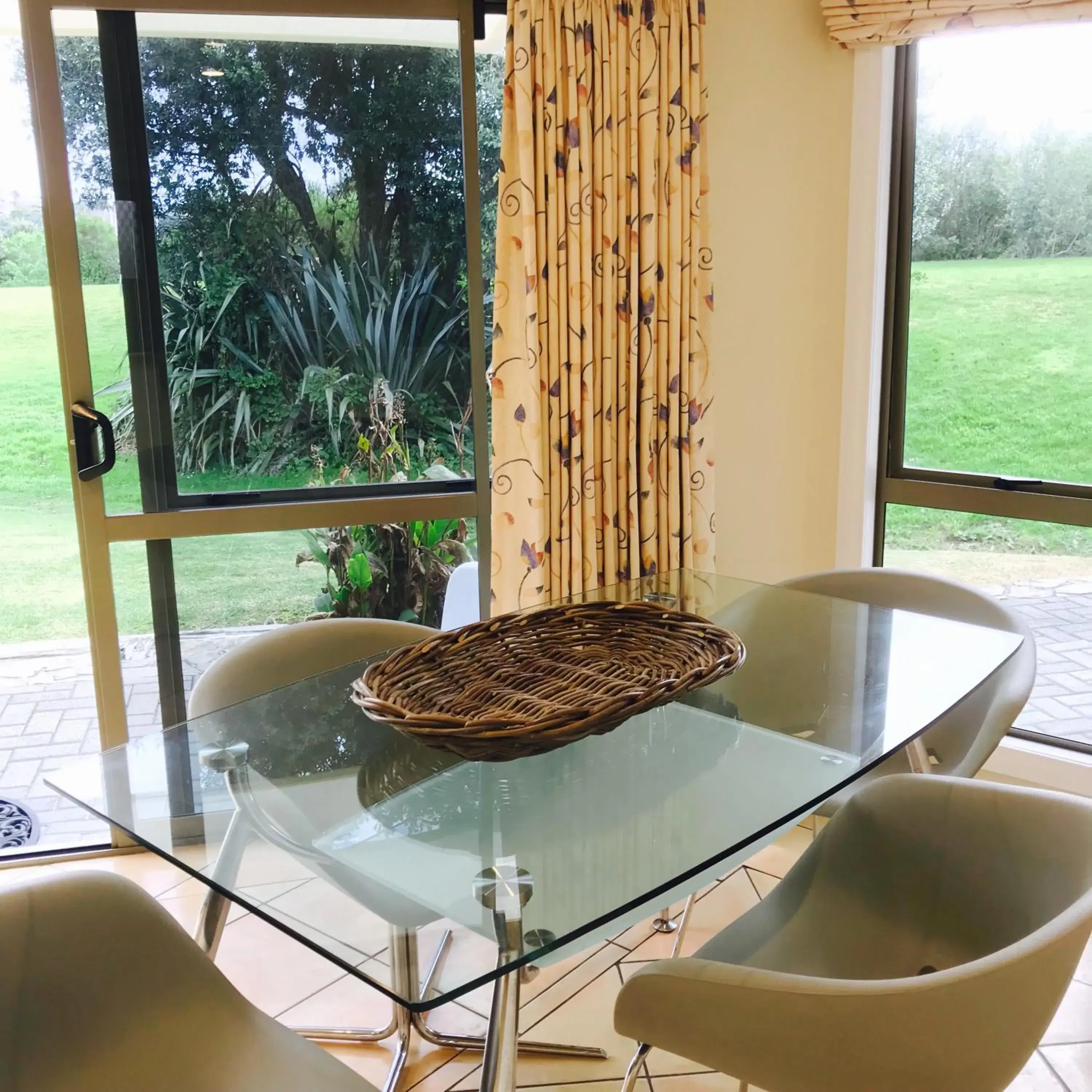 Two-Bedroom Apartment with Two Bathrooms in Breakers Motel Two-Bedroom Apartment with Two Bathrooms in Breakers Motel