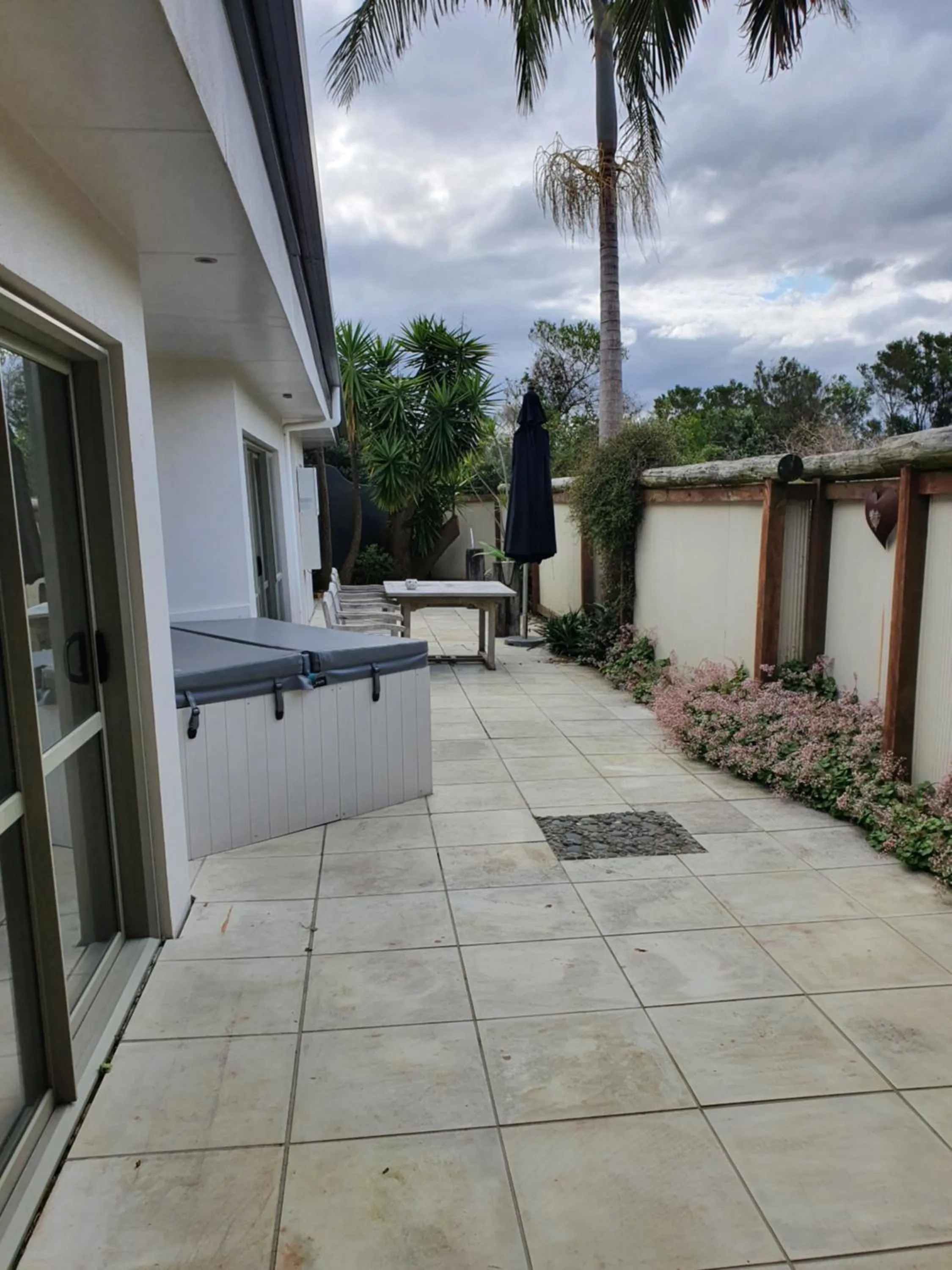 Balcony/Terrace in Breakers Motel