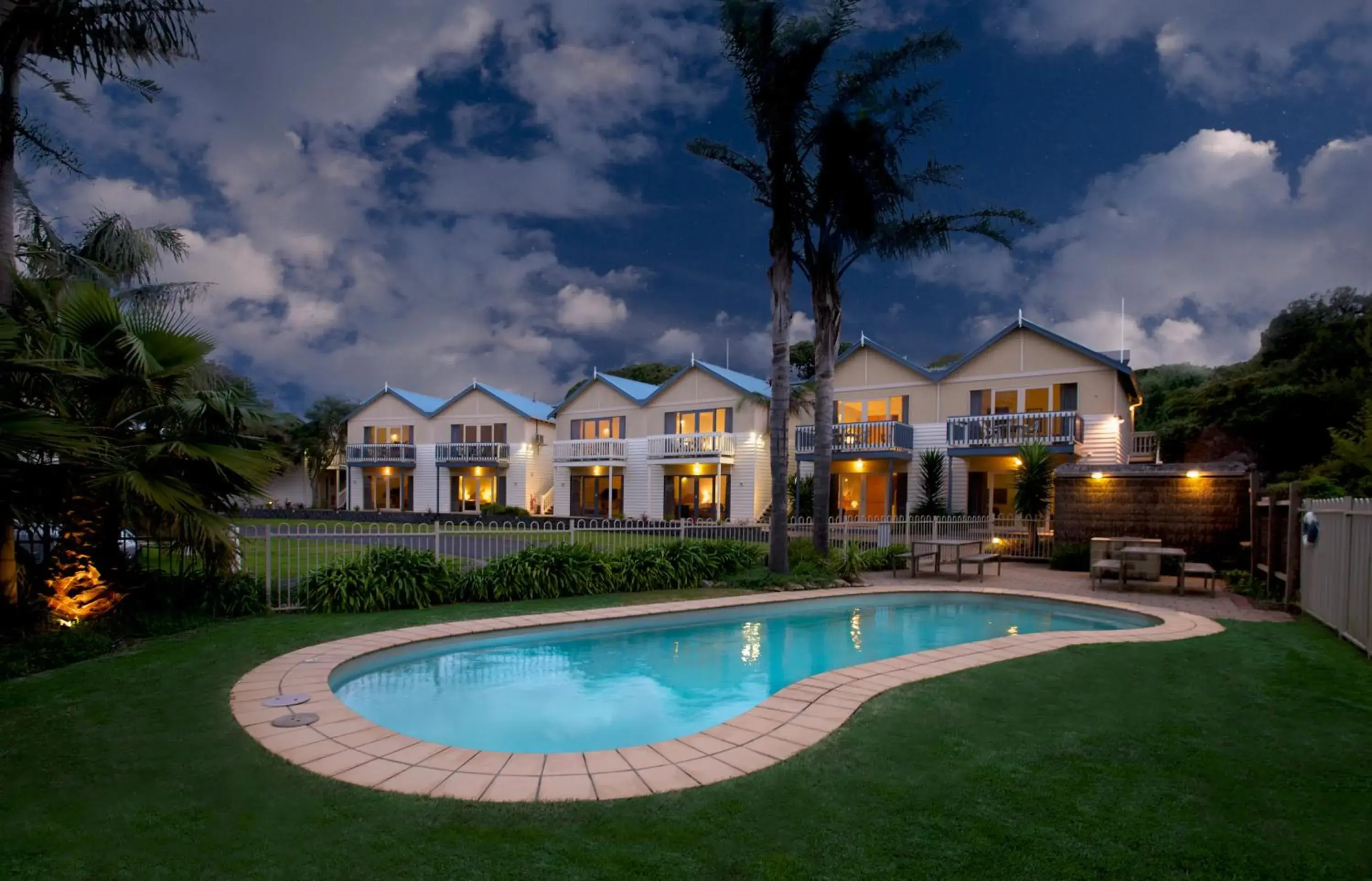 Swimming pool in Boathouse Resort Studios and Suites Swimming pool in Boathouse Resort Studios and Suites