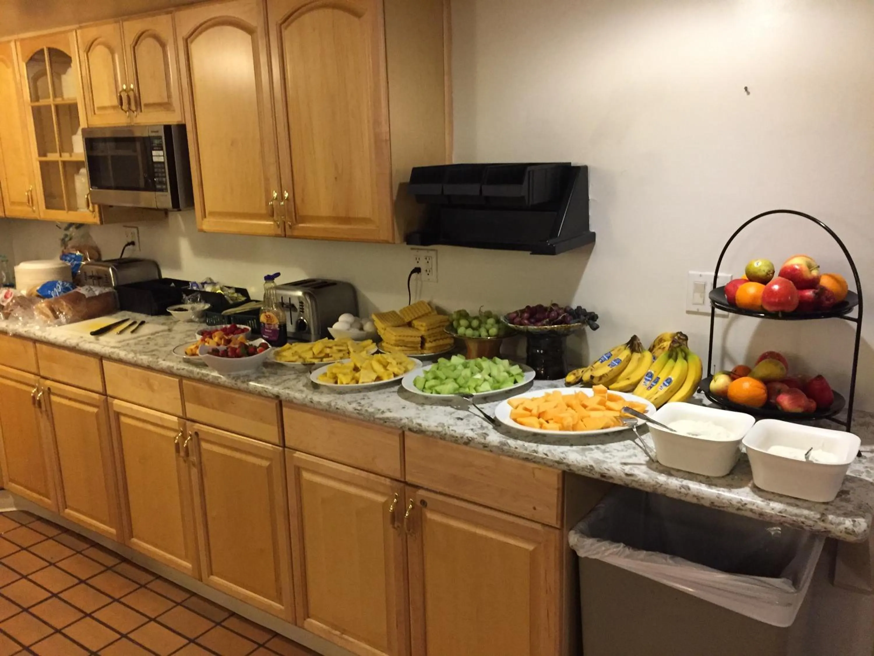 Dining area in St Moritz Lodge and Condominiums
