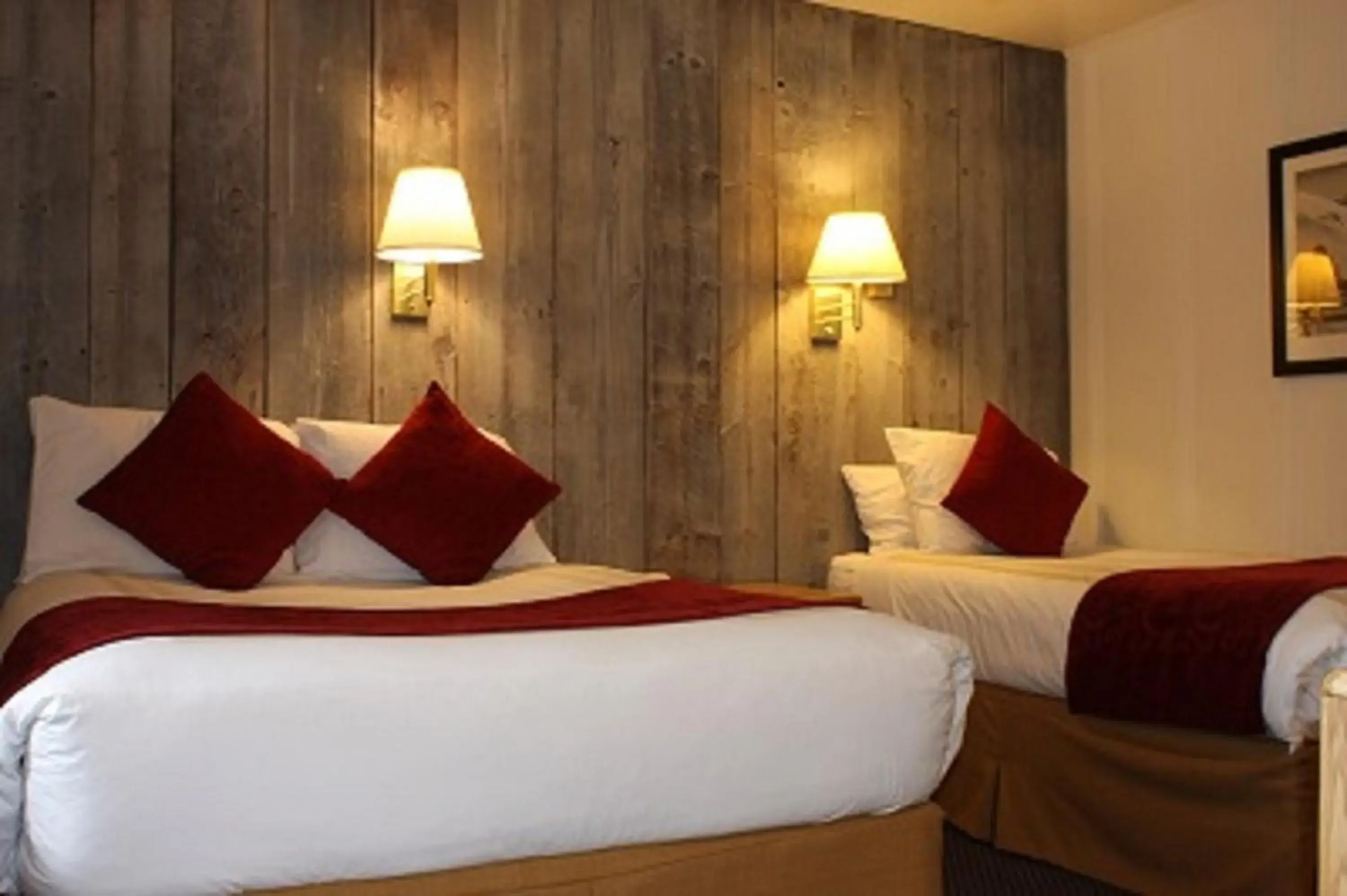 Photo of the whole room, Bed in St Moritz Lodge and Condominiums Photo of the whole room, Bed in St Moritz Lodge and Condominiums