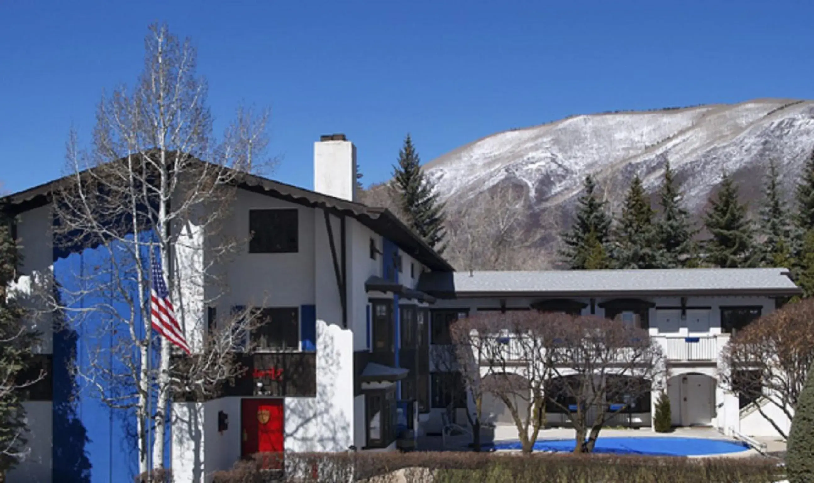 Facade/entrance in St Moritz Lodge and Condominiums Facade/entrance in St Moritz Lodge and Condominiums