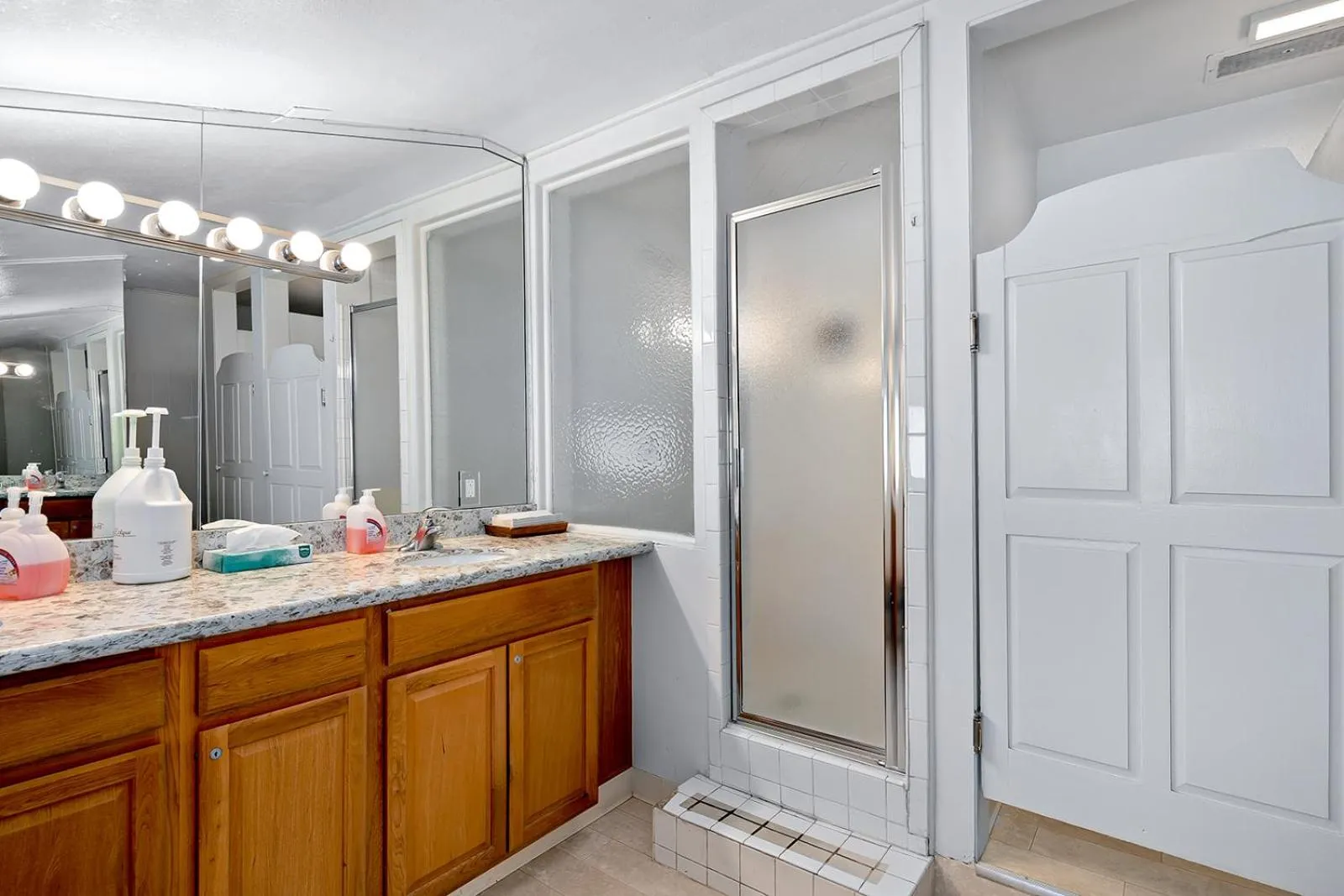 Bathroom in St Moritz Lodge and Condominiums