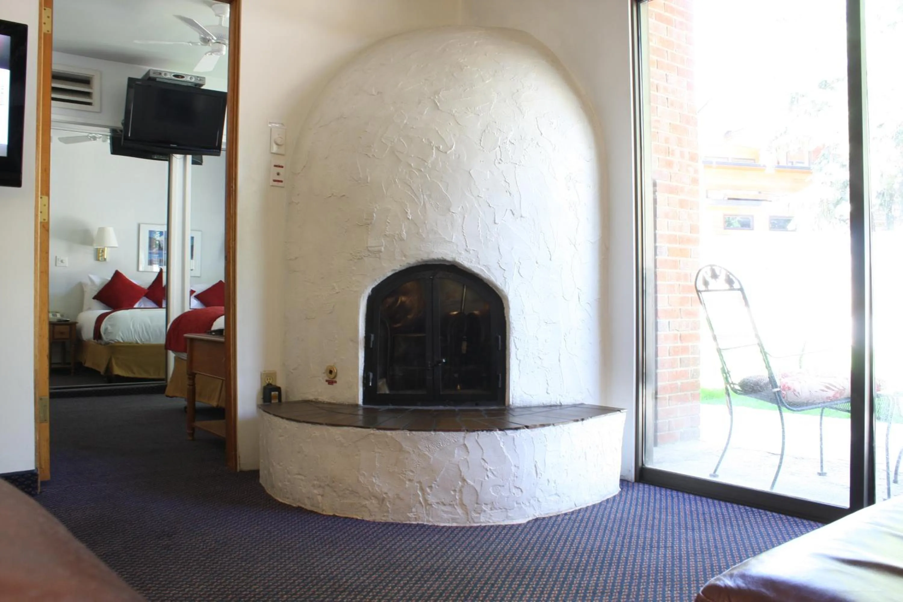Living room in St Moritz Lodge and Condominiums