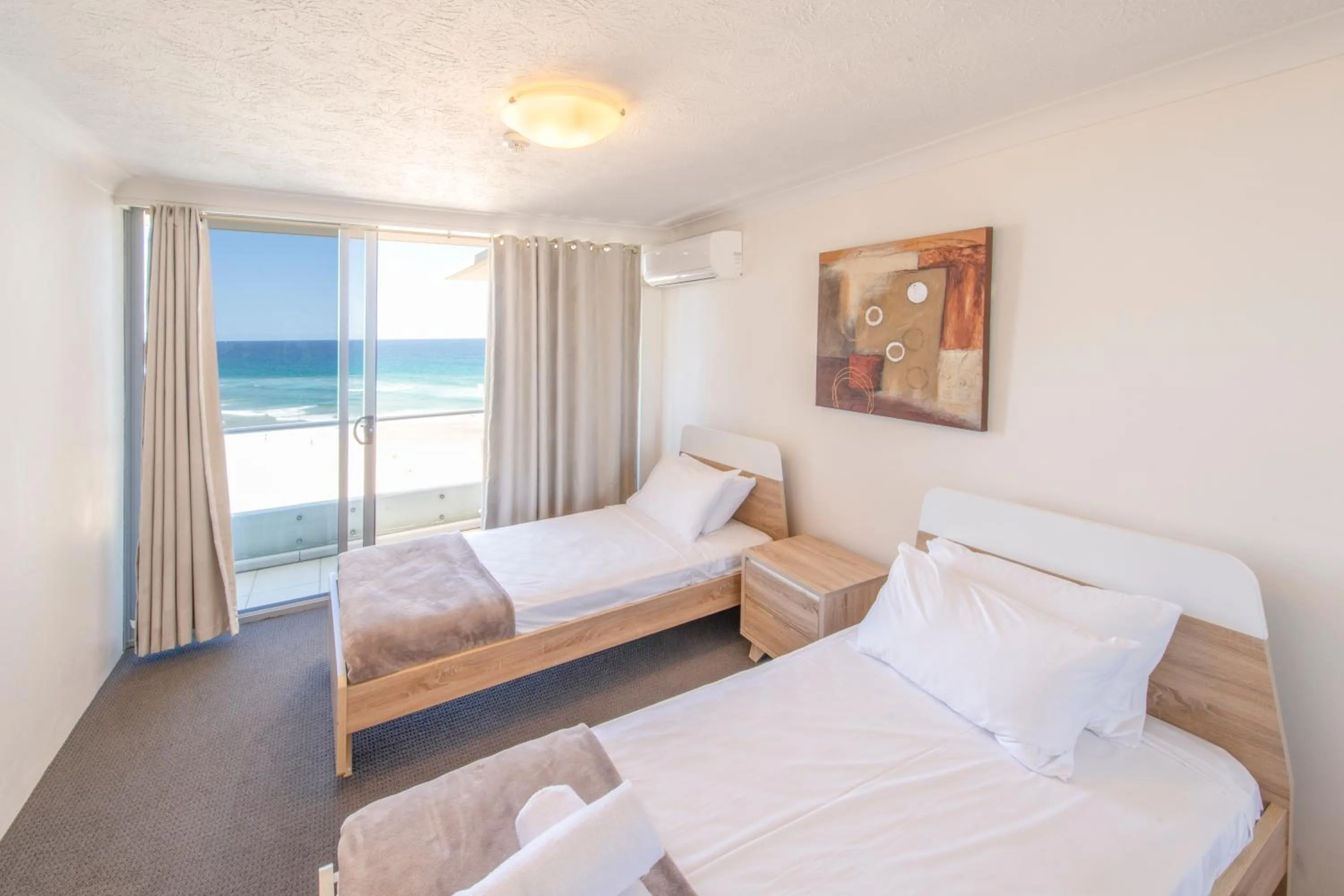 Bedroom, Bed in Berkeley on the Beach