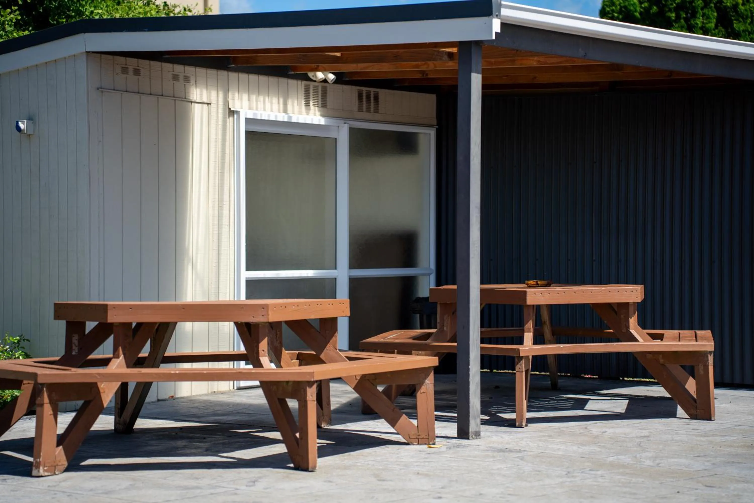 Seating area in Viking Lodge Motel