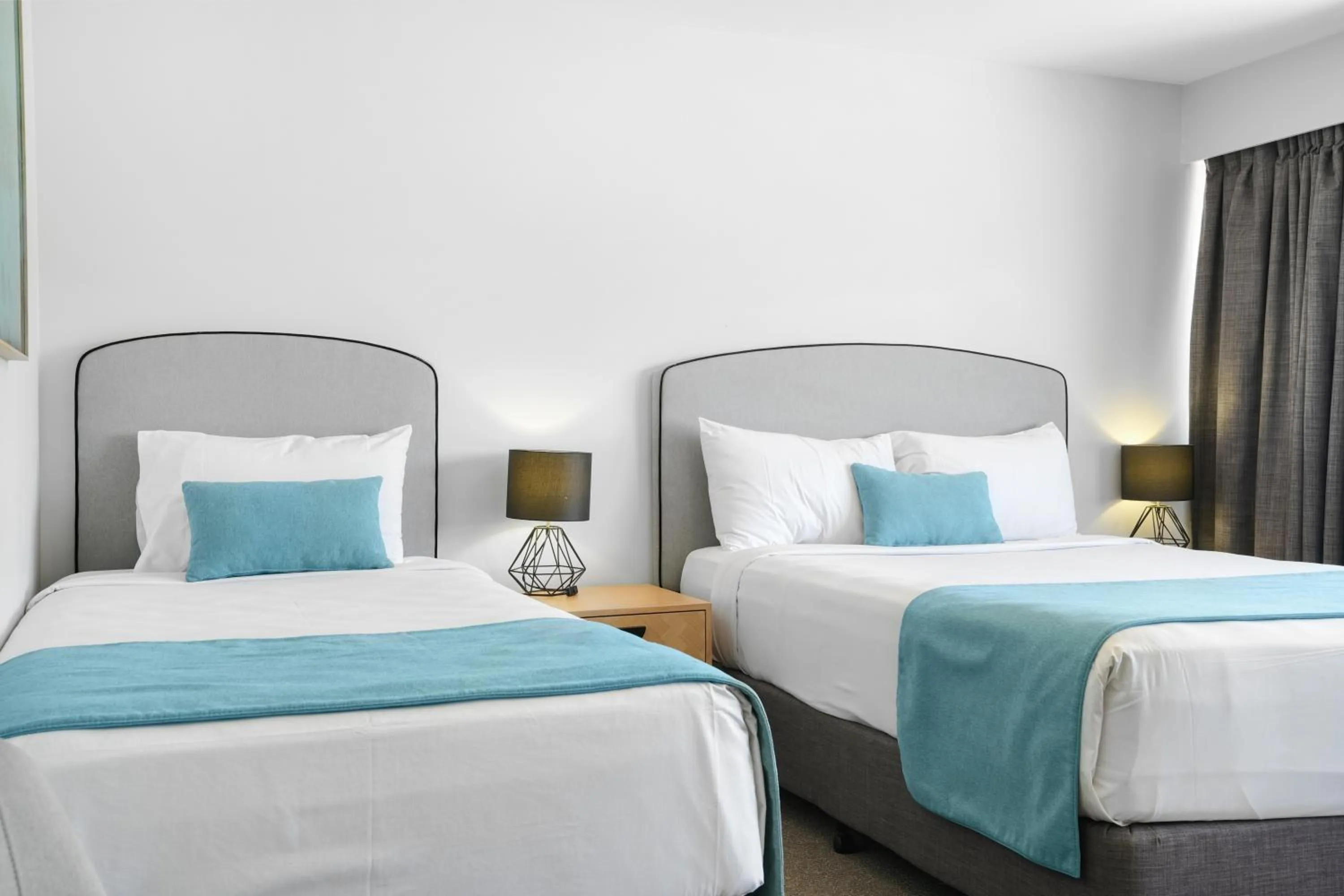 Bed in Gladstone Reef Hotel Motel