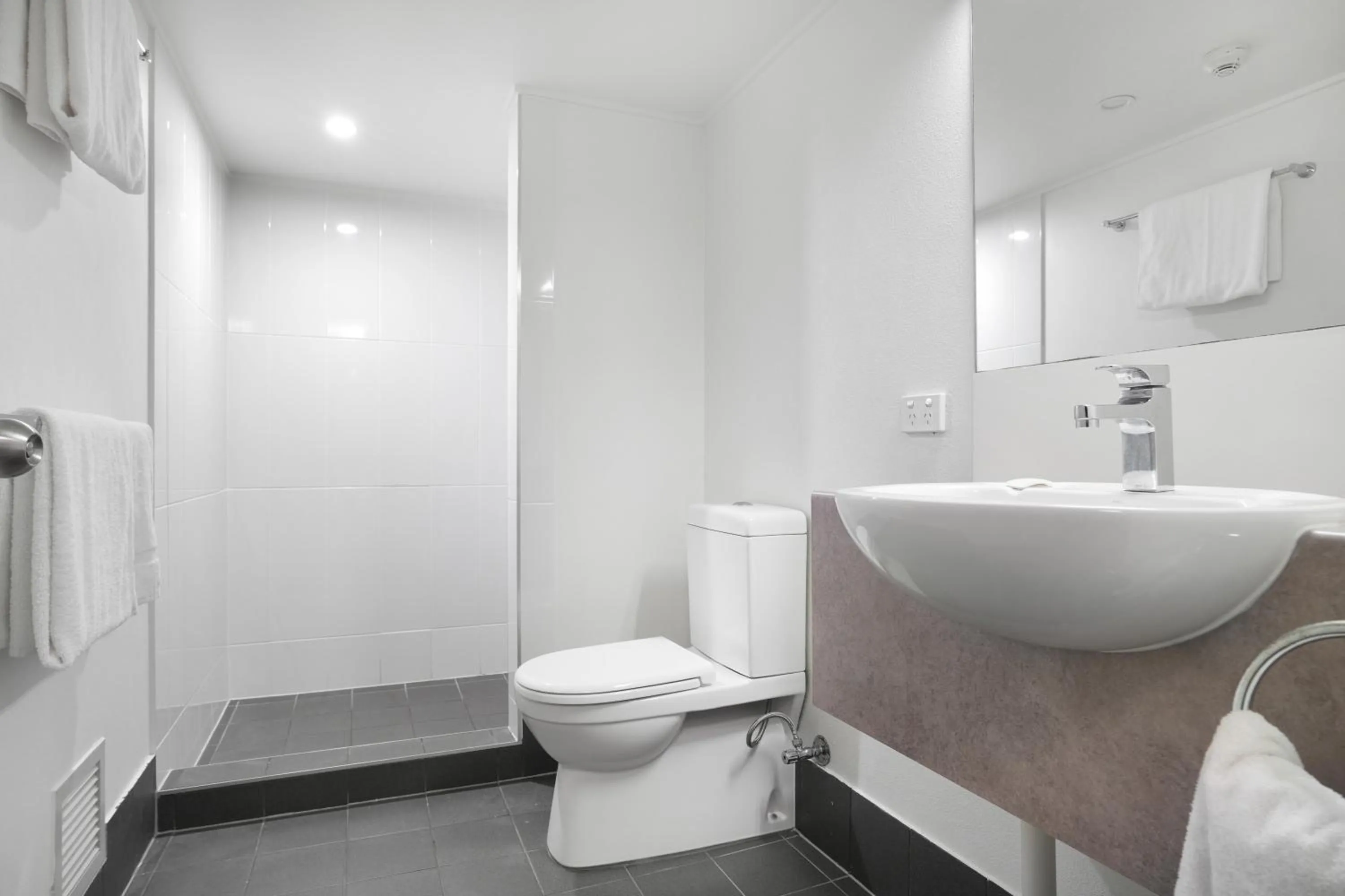 Gladstone Reef Hotel Motel