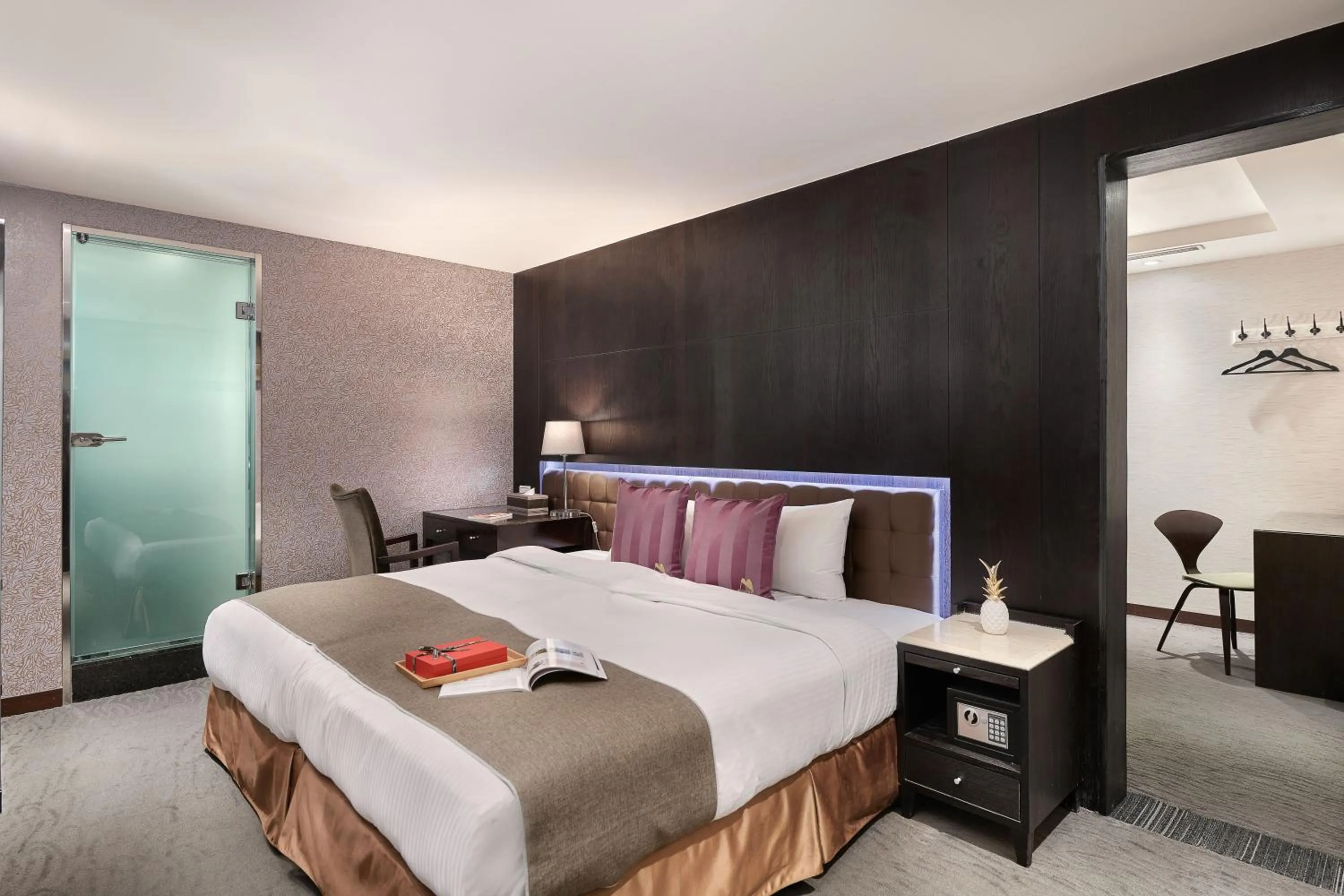 Photo of the whole room, Bed in Muzik Hotel - Ximen Station Branch