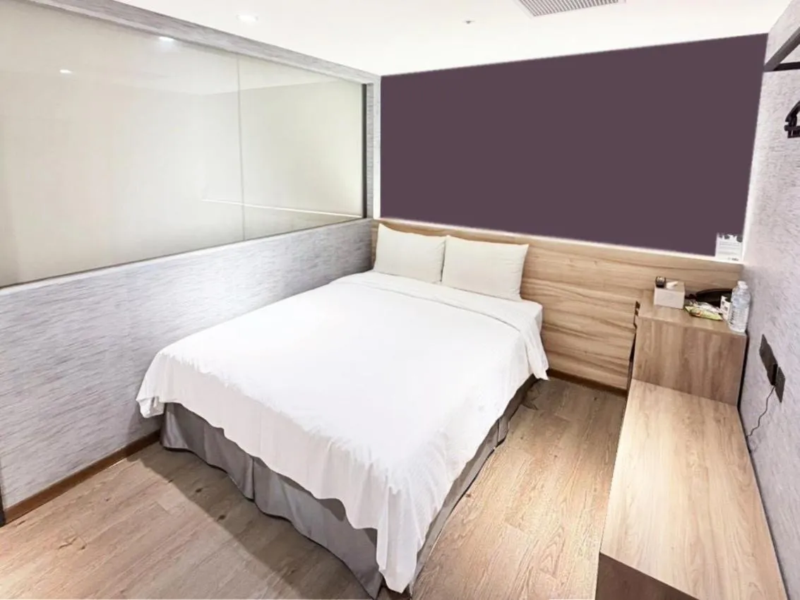 People, Bed in Muzik Hotel - Ximen Station Branch