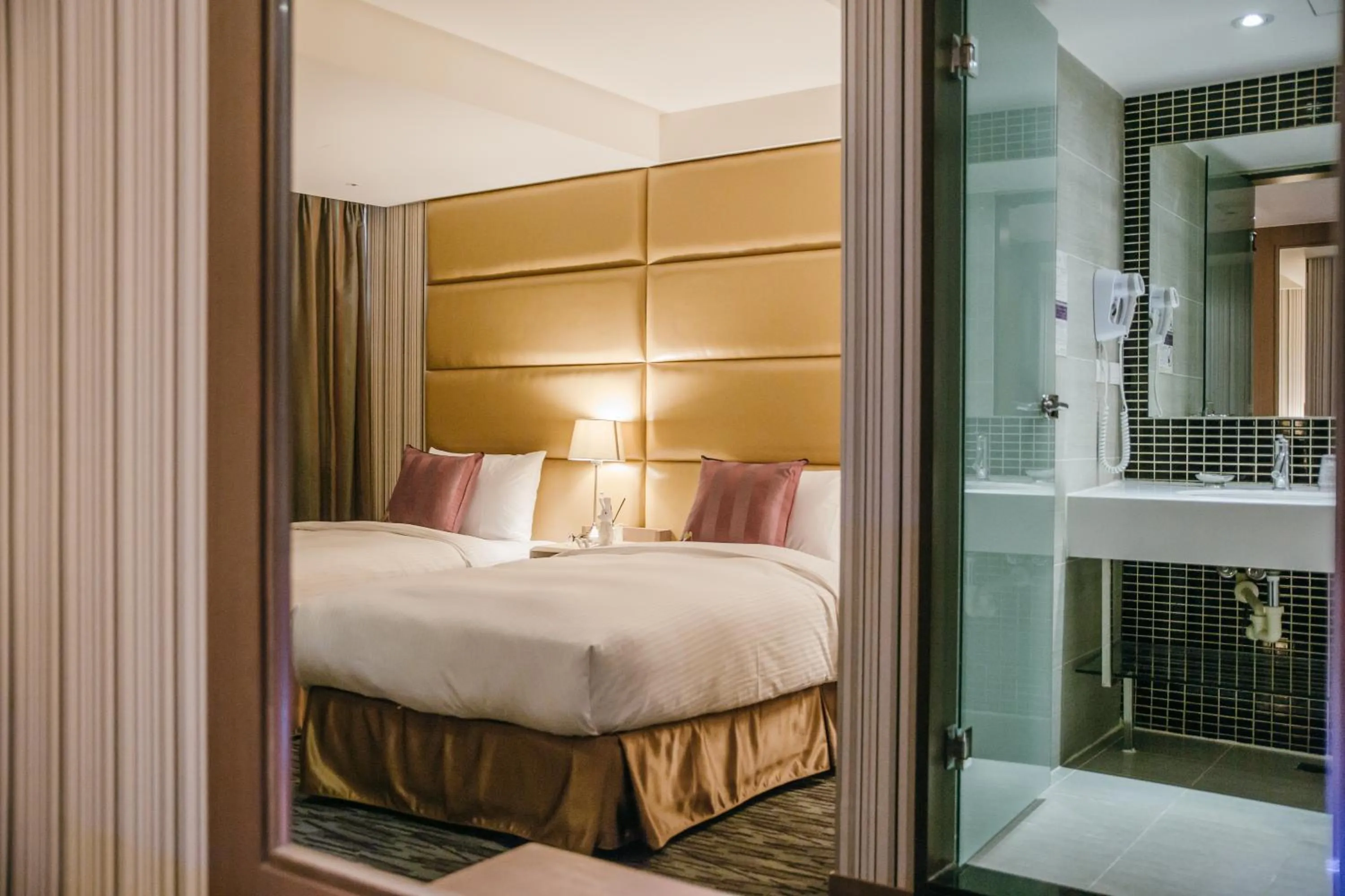 Photo of the whole room, Bed in Muzik Hotel - Ximen Station Branch