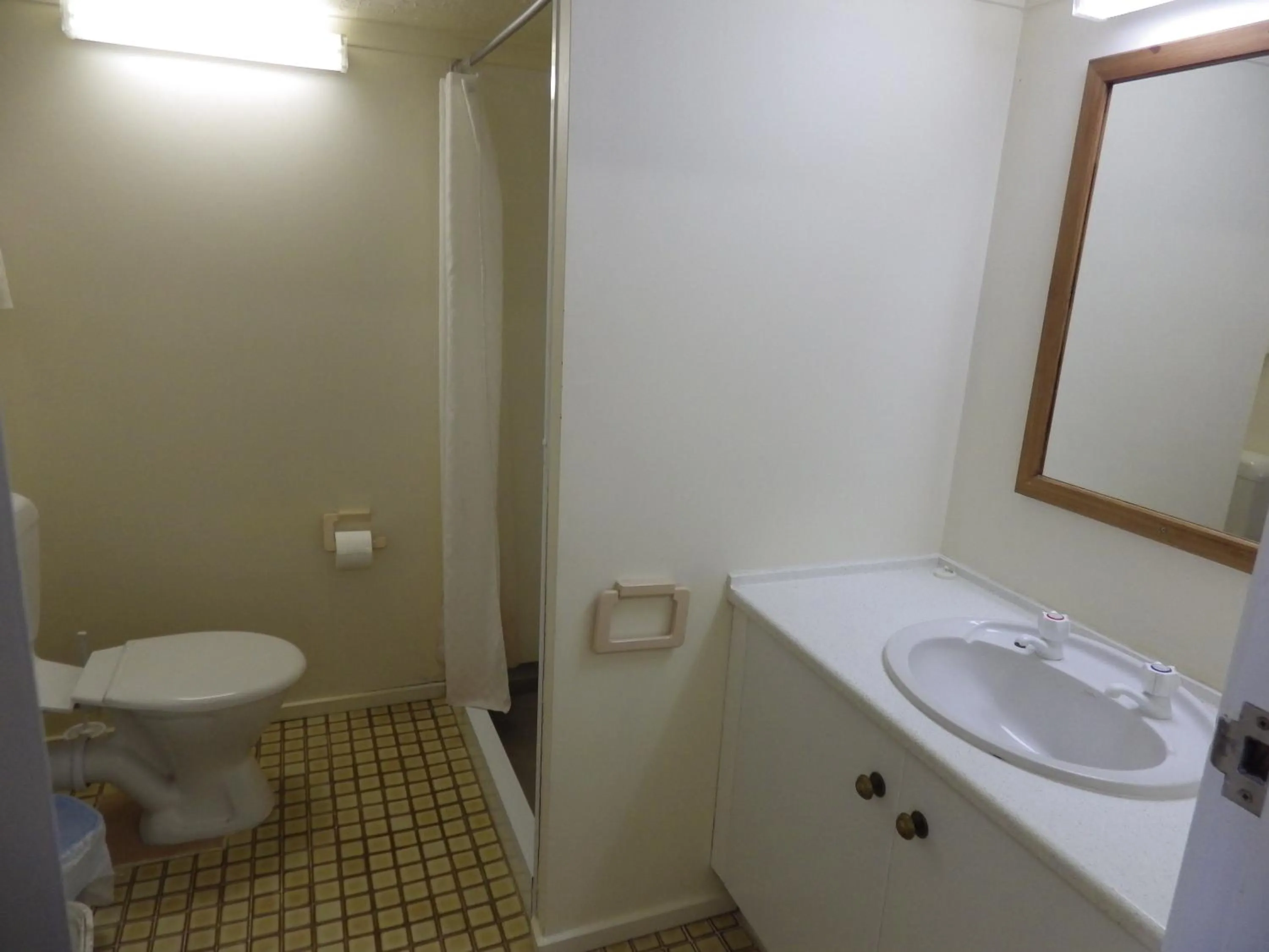 Bathroom in Panorama Seaside Apartments Norfolk Island