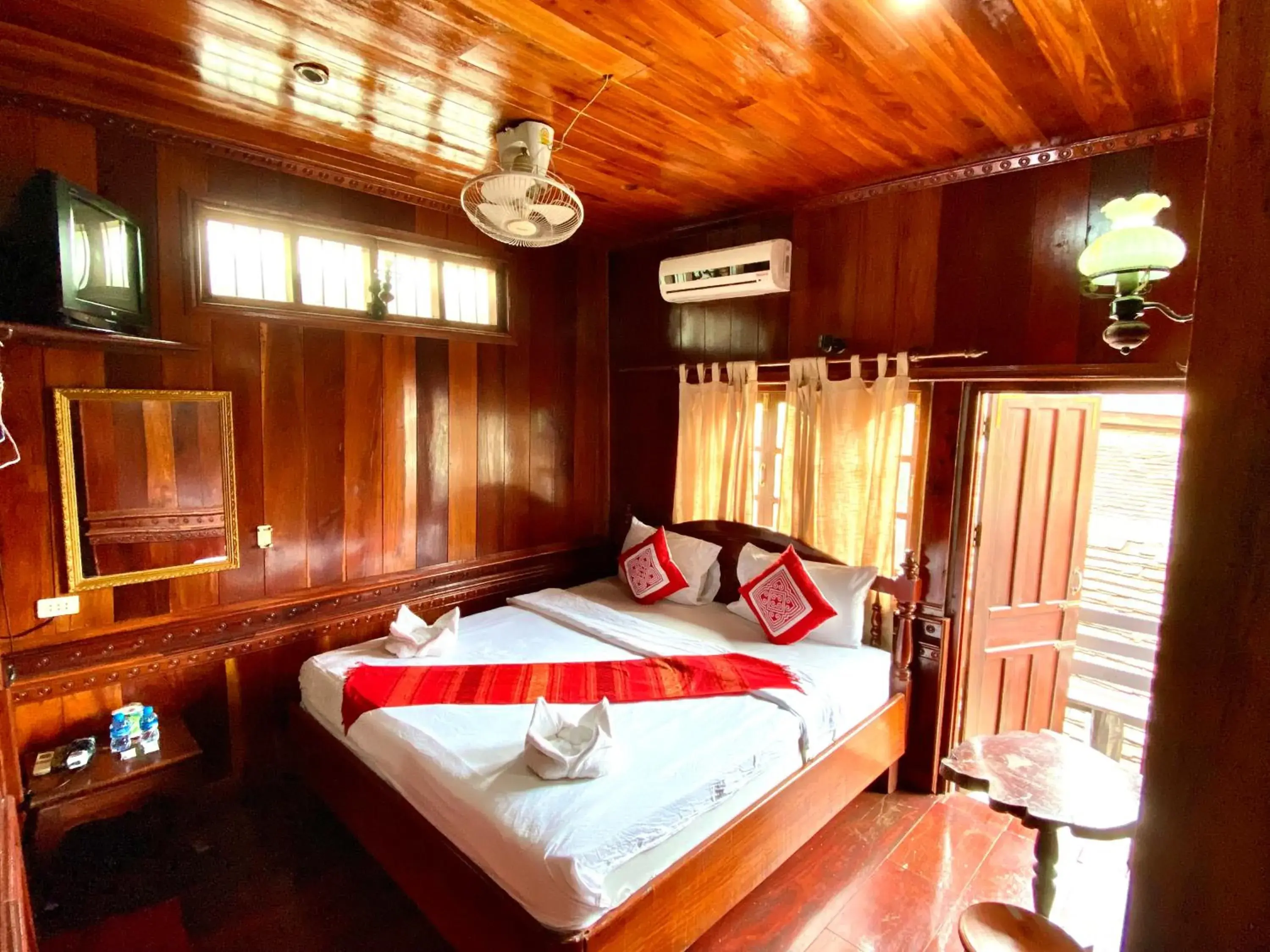 Double Room with Balcony in Soutikone1 Guesthouse Double Room with Balcony in Soutikone1 Guesthouse