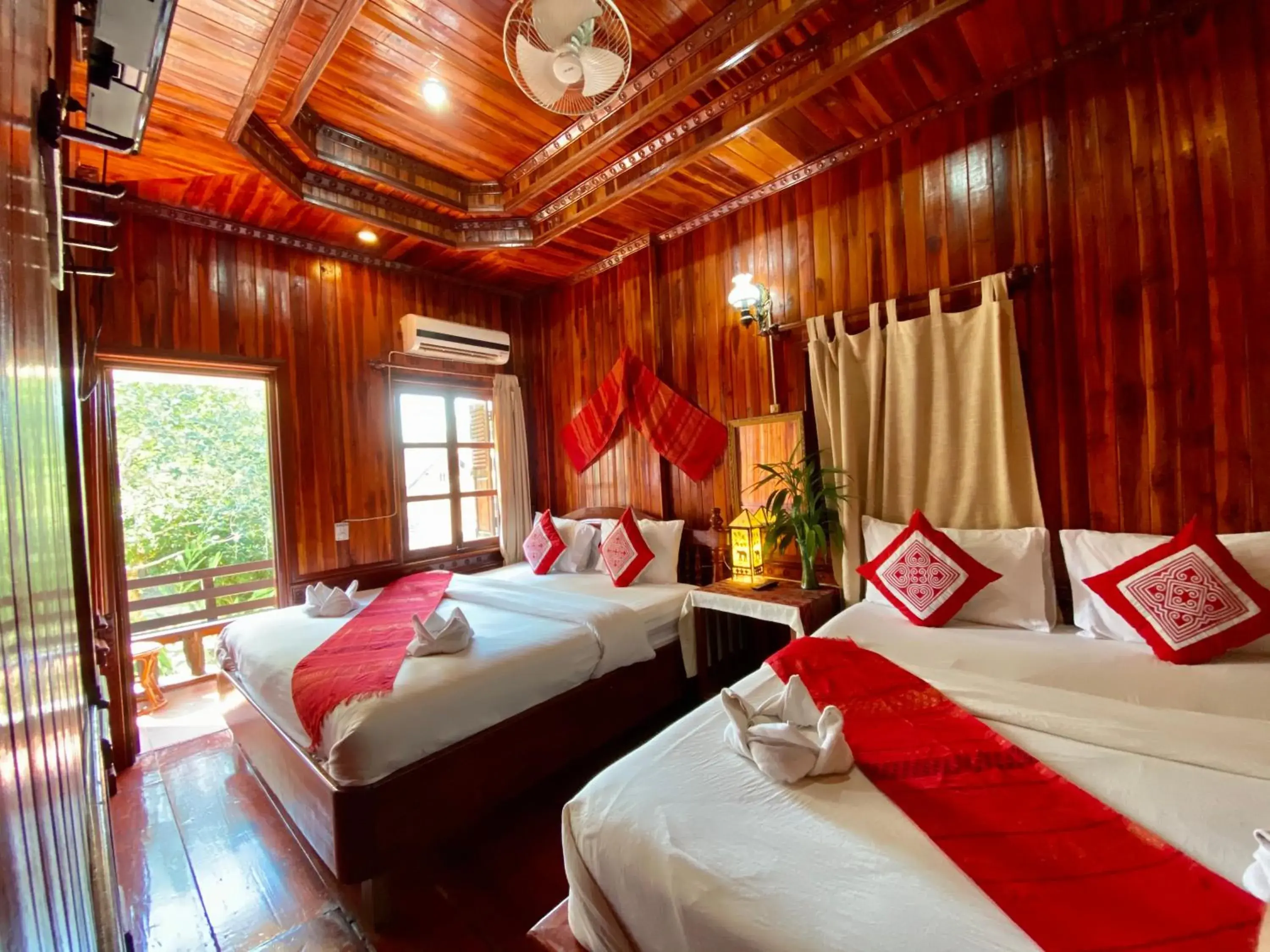 Triple Room with Balcony in Soutikone1 Guesthouse Triple Room with Balcony in Soutikone1 Guesthouse