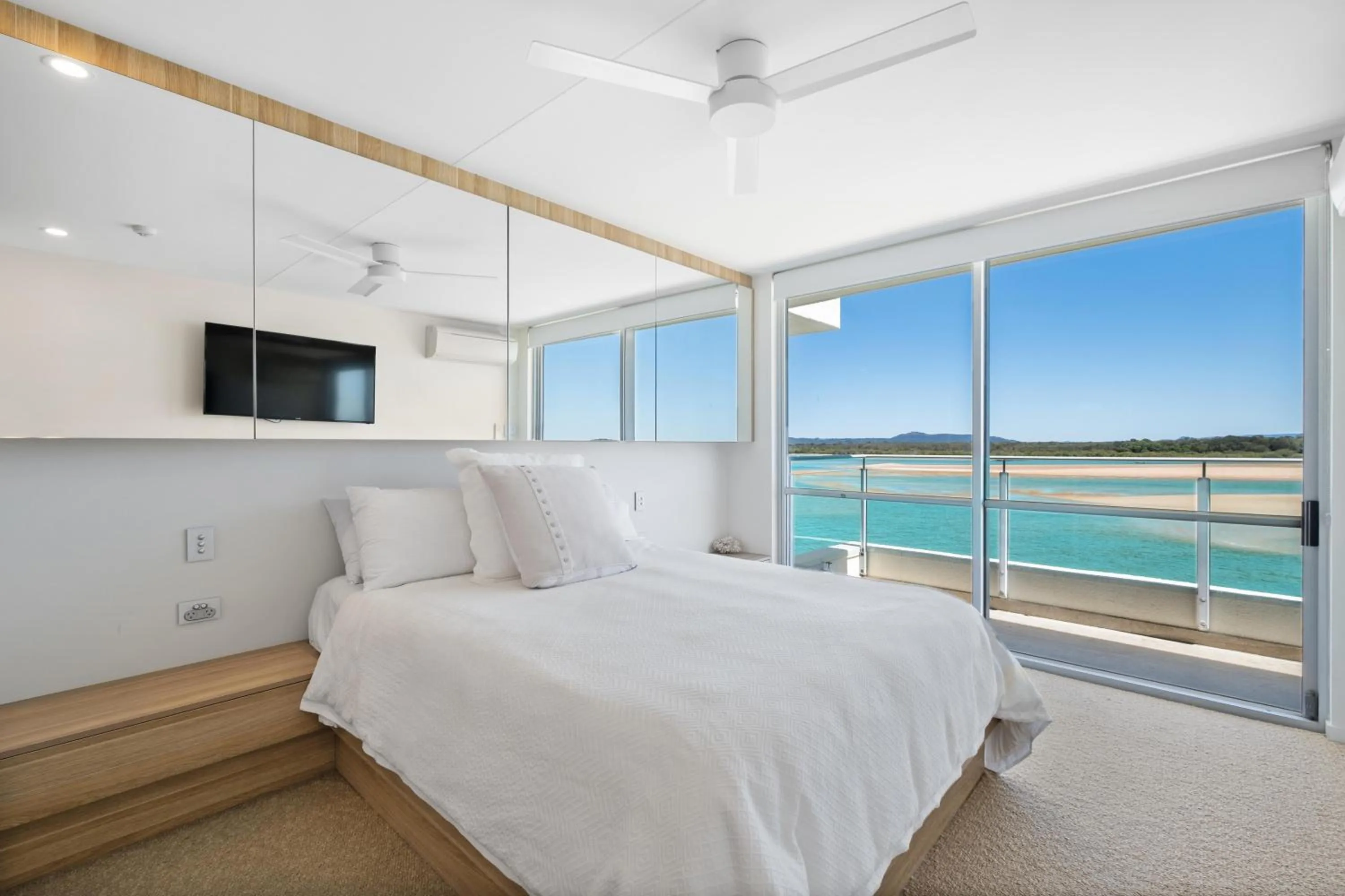 Bed in Las Rias Holiday Apartments