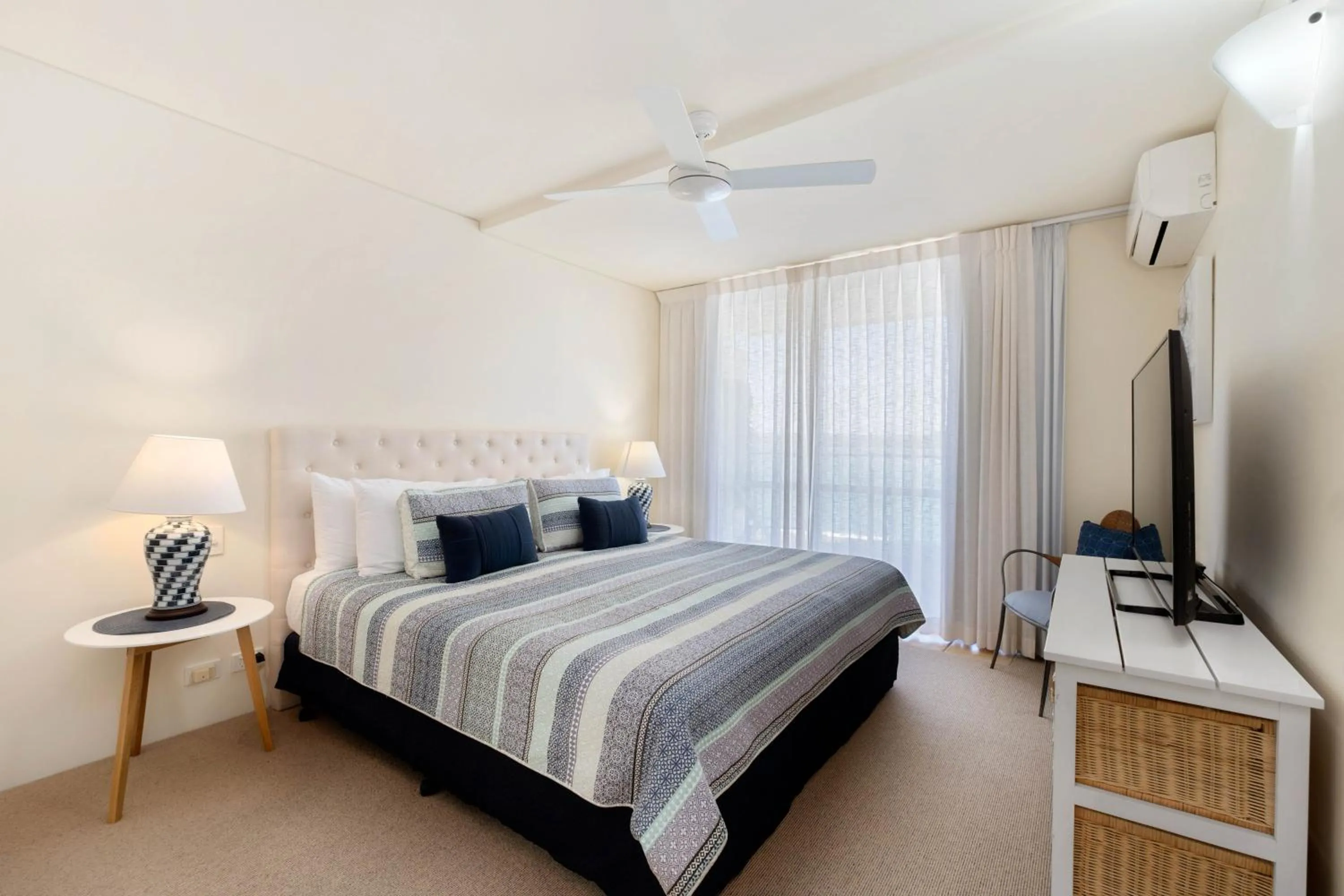 Bed in Las Rias Holiday Apartments