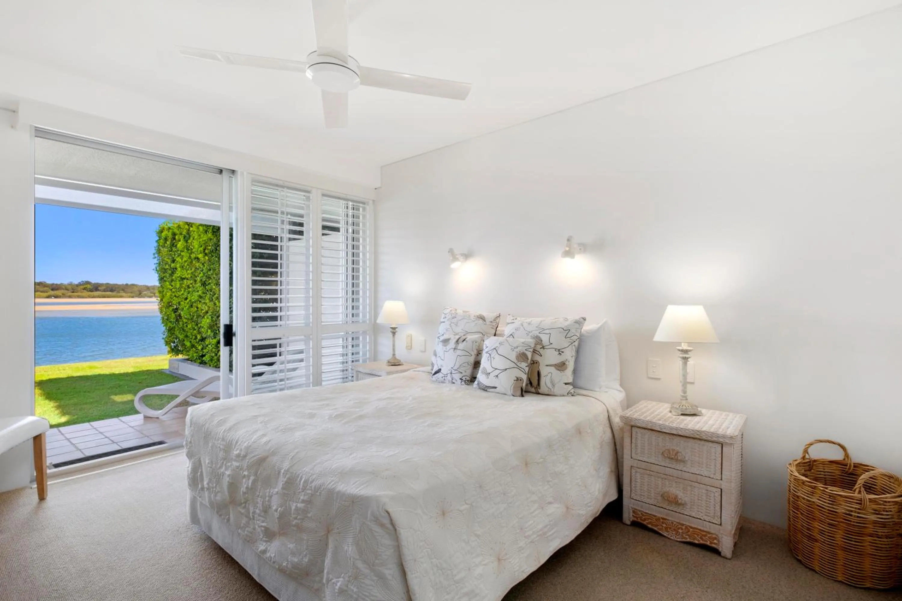 Bed in Las Rias Holiday Apartments