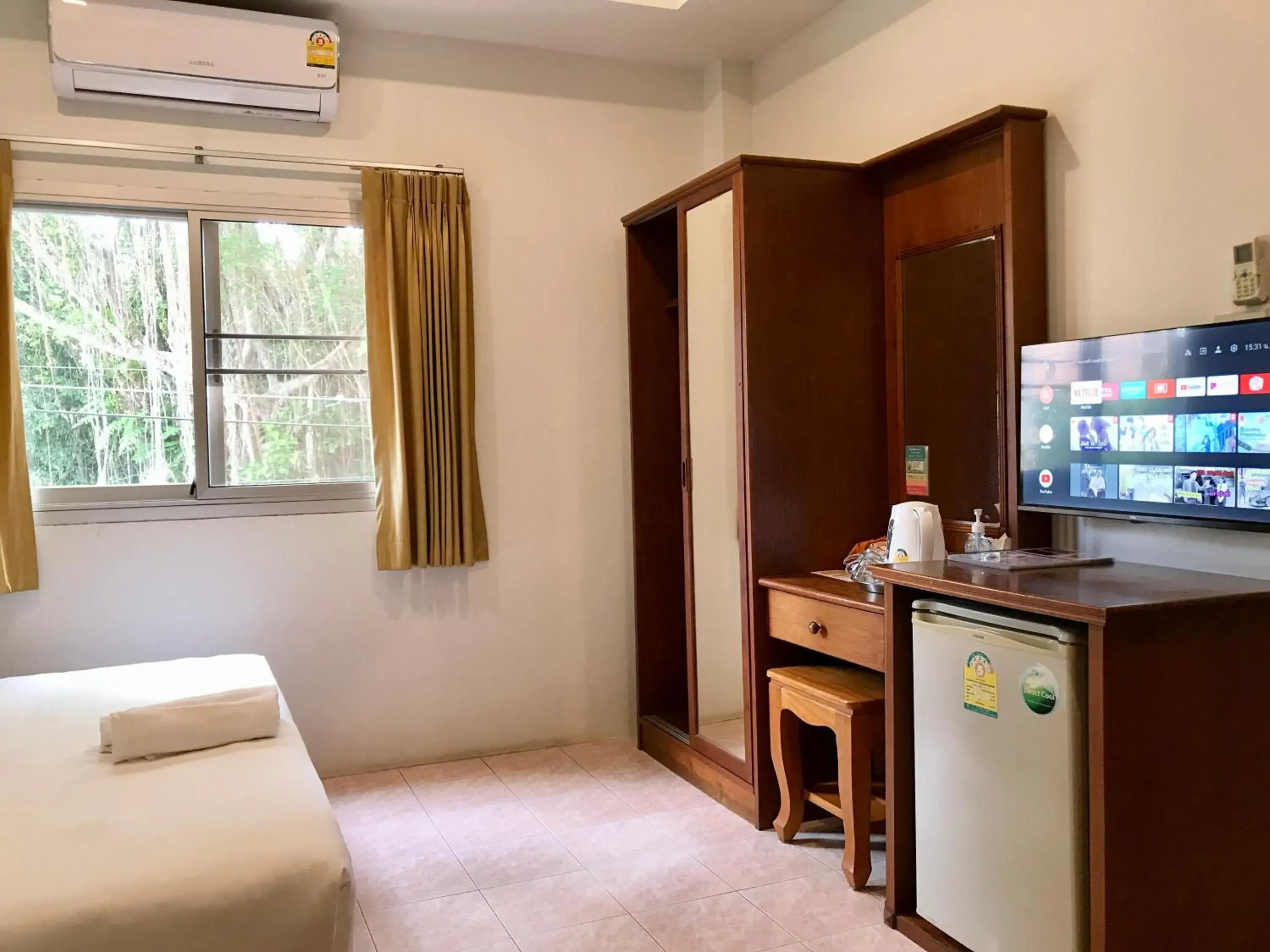 TV and multimedia, Bed in Pensiri House - SHA Extra Plus TV and multimedia, Bed in Pensiri House - SHA Extra Plus