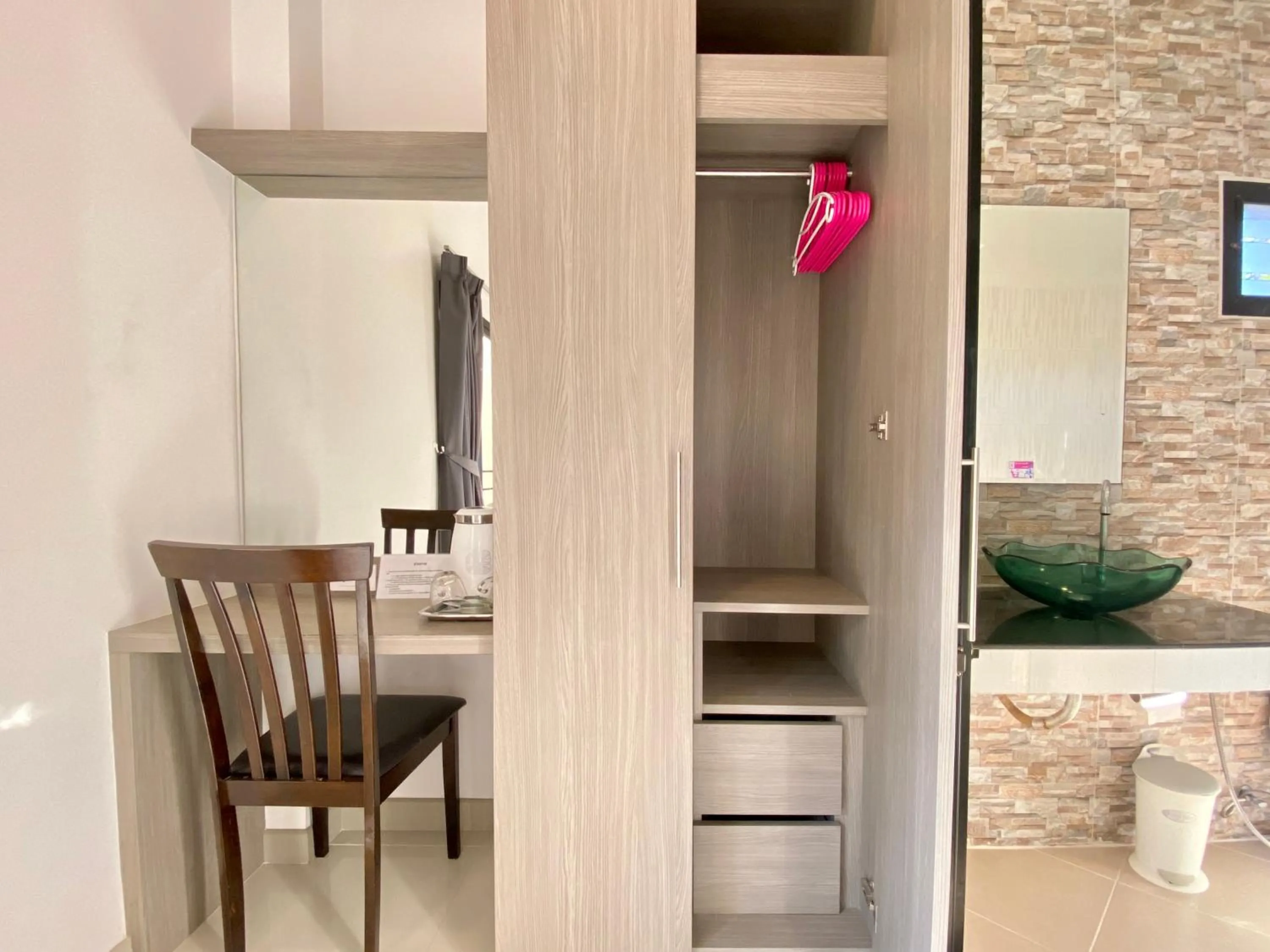 Area and facilities in Pensiri House - SHA Extra Plus