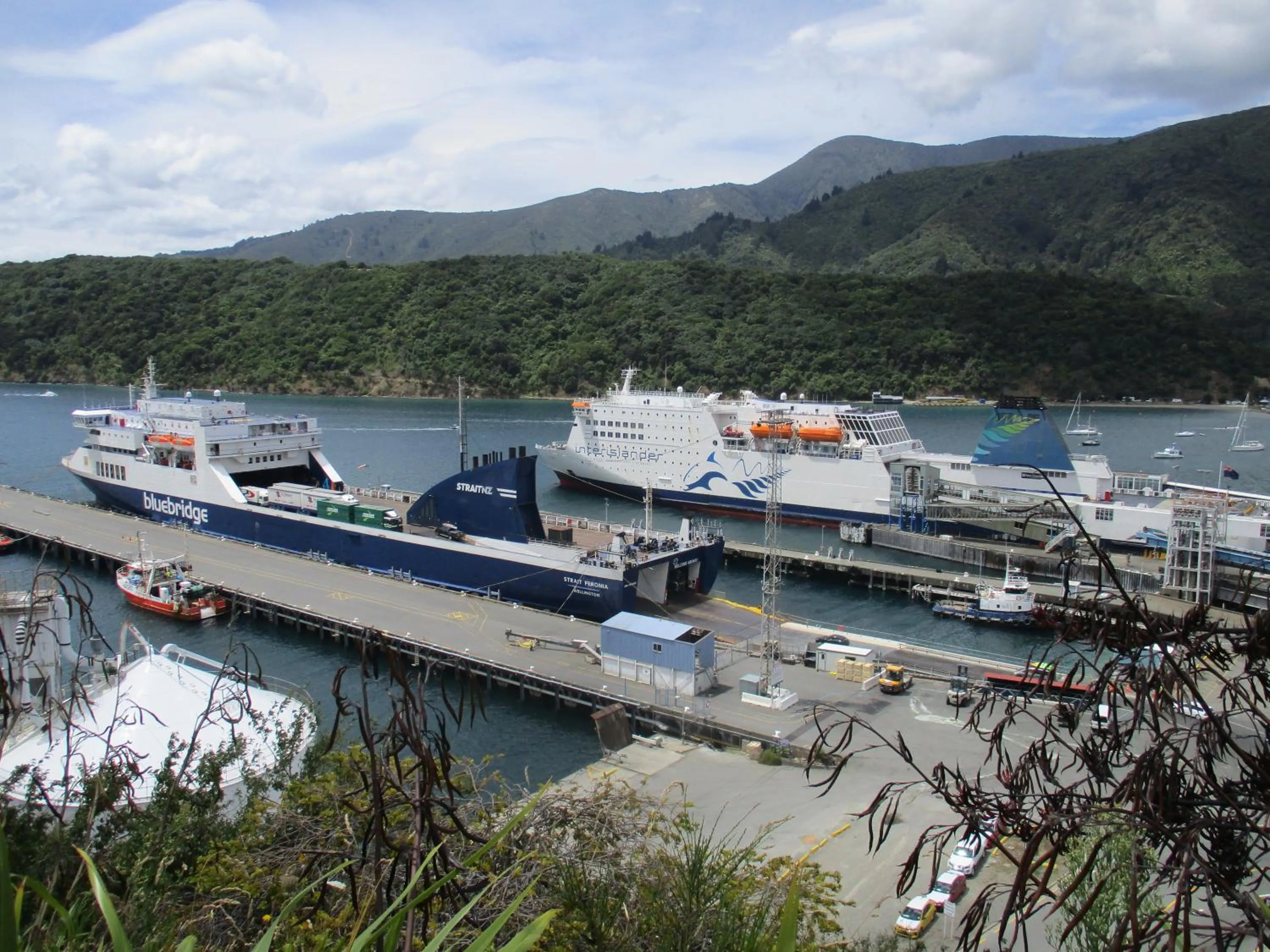 Mountain view in High Street Living Motel