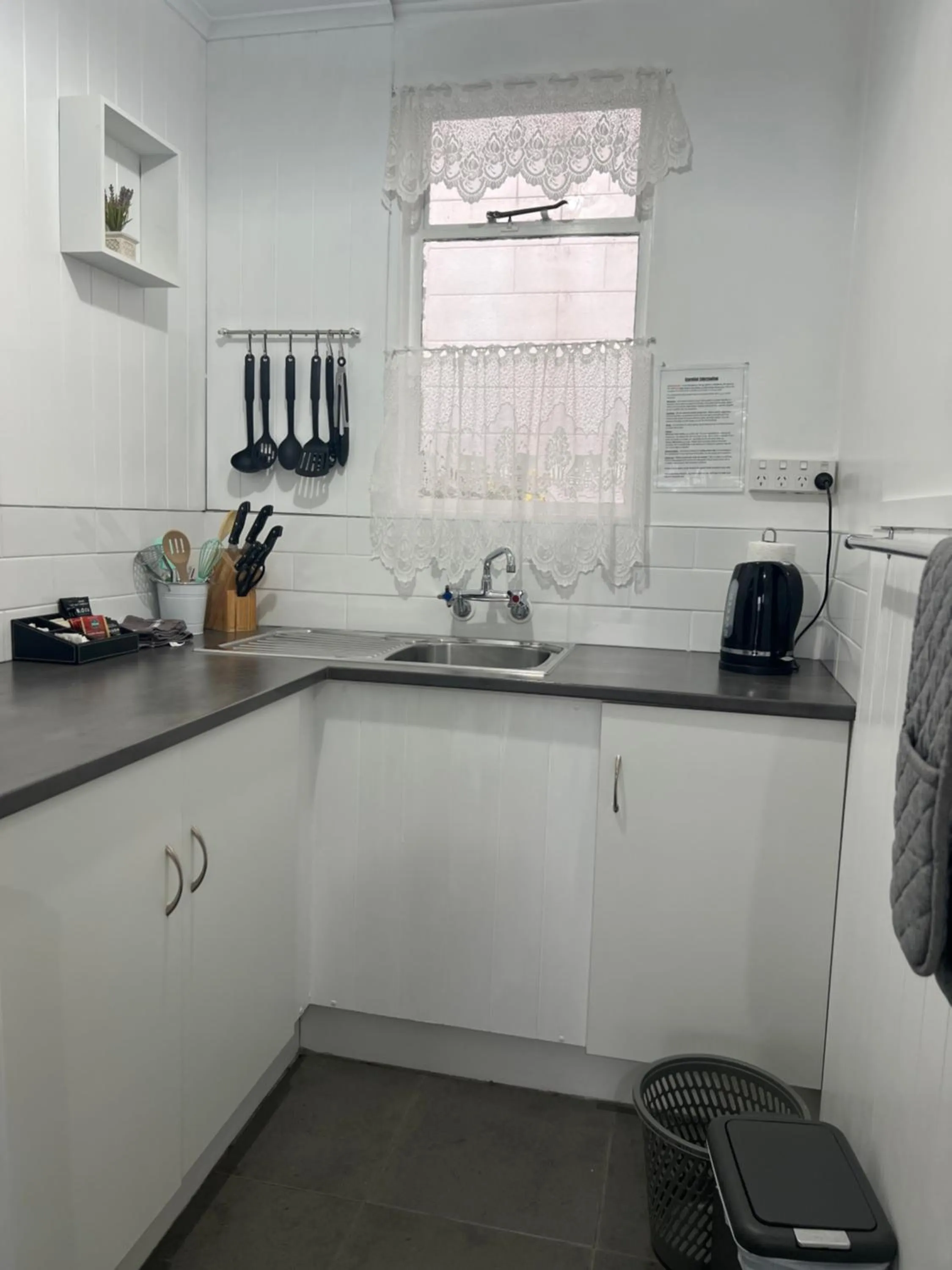 Kitchen or kitchenette in High Street Living Motel