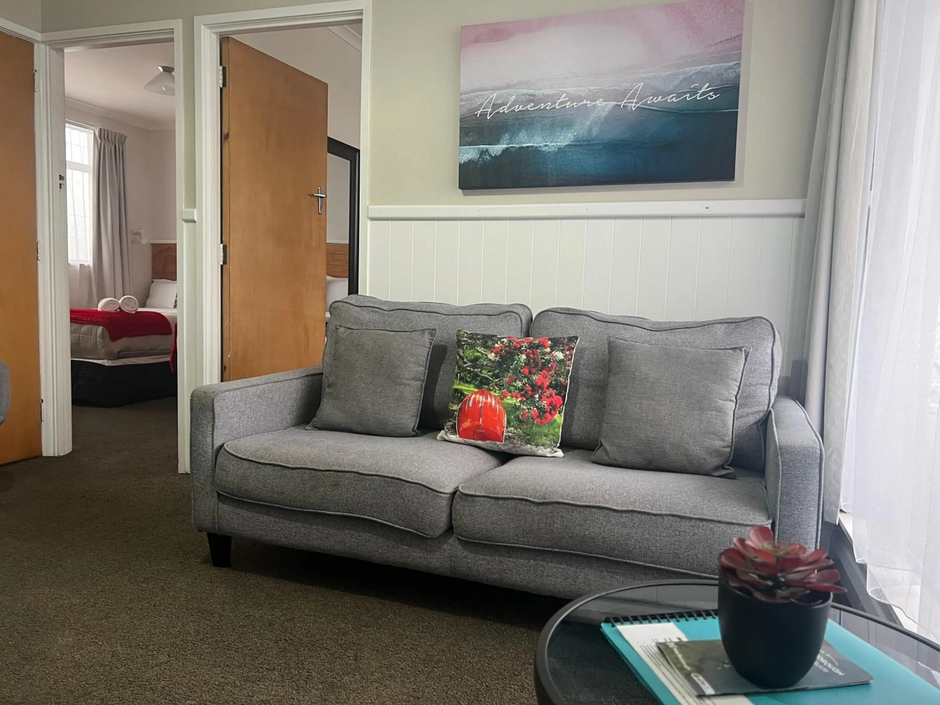 Living room in High Street Living Motel