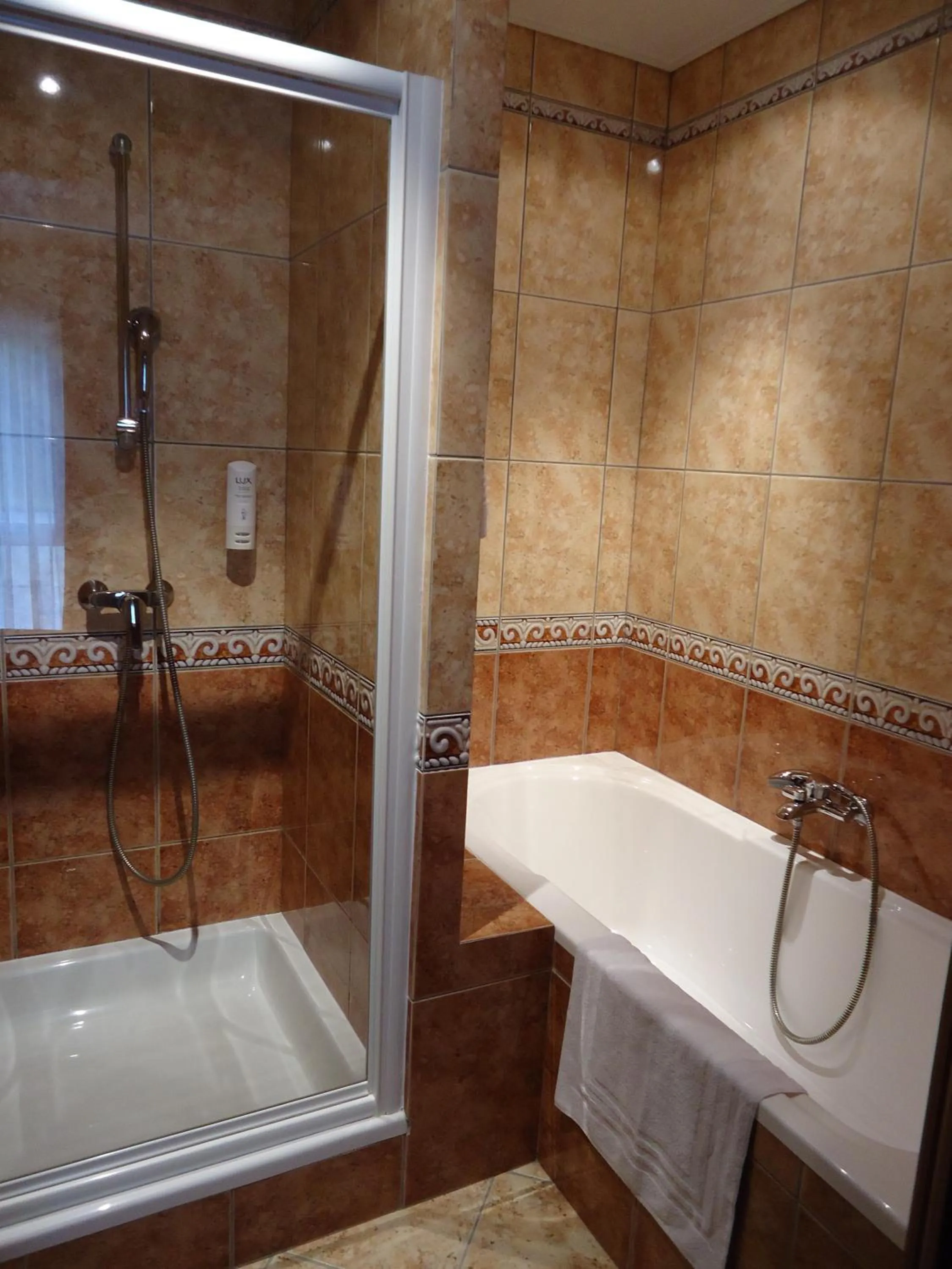 Bathroom in Hotel Le Pole Europeen