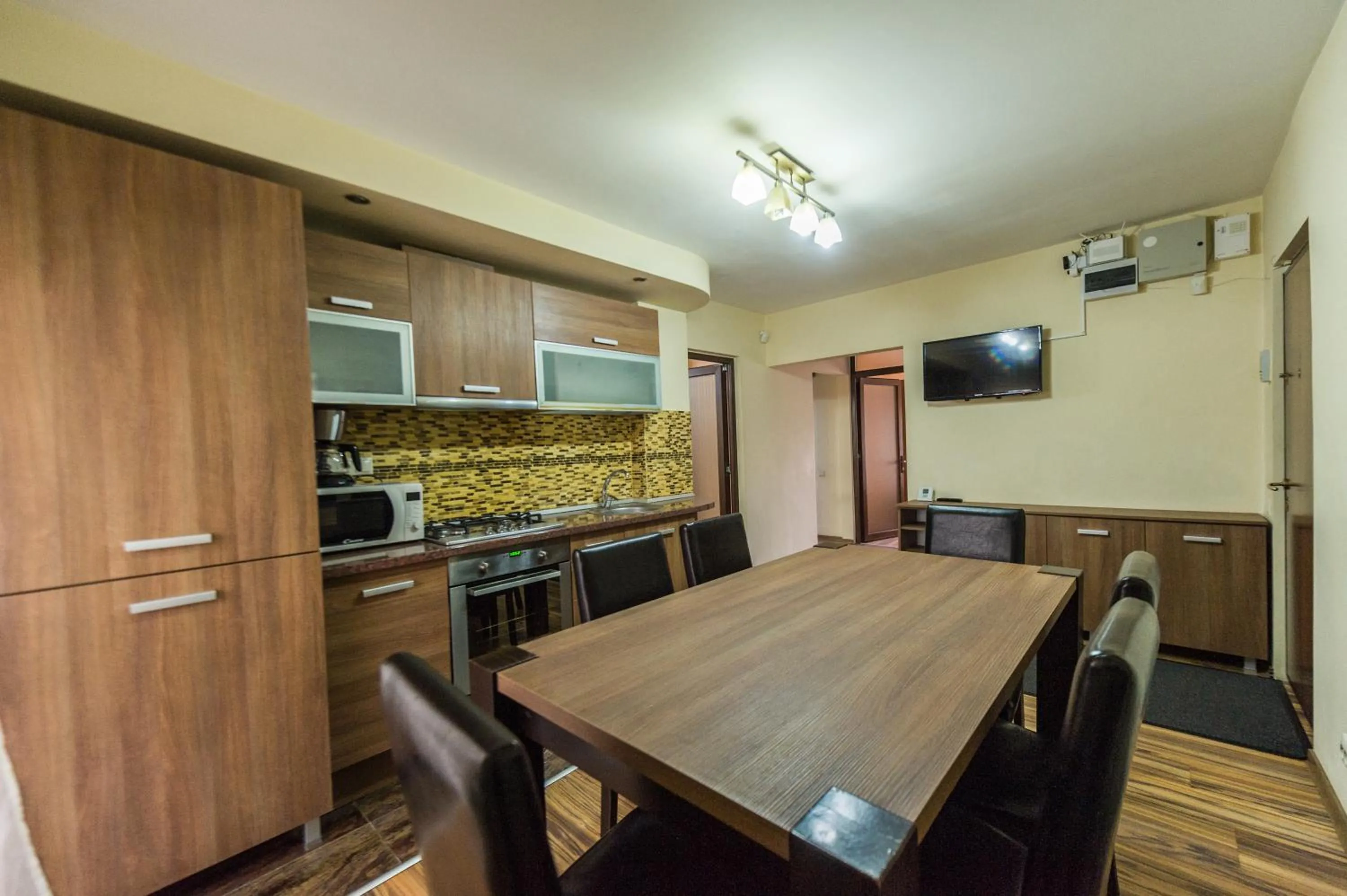 Three-Bedroom Apartment - single occupancy in Apartament Carol Davila