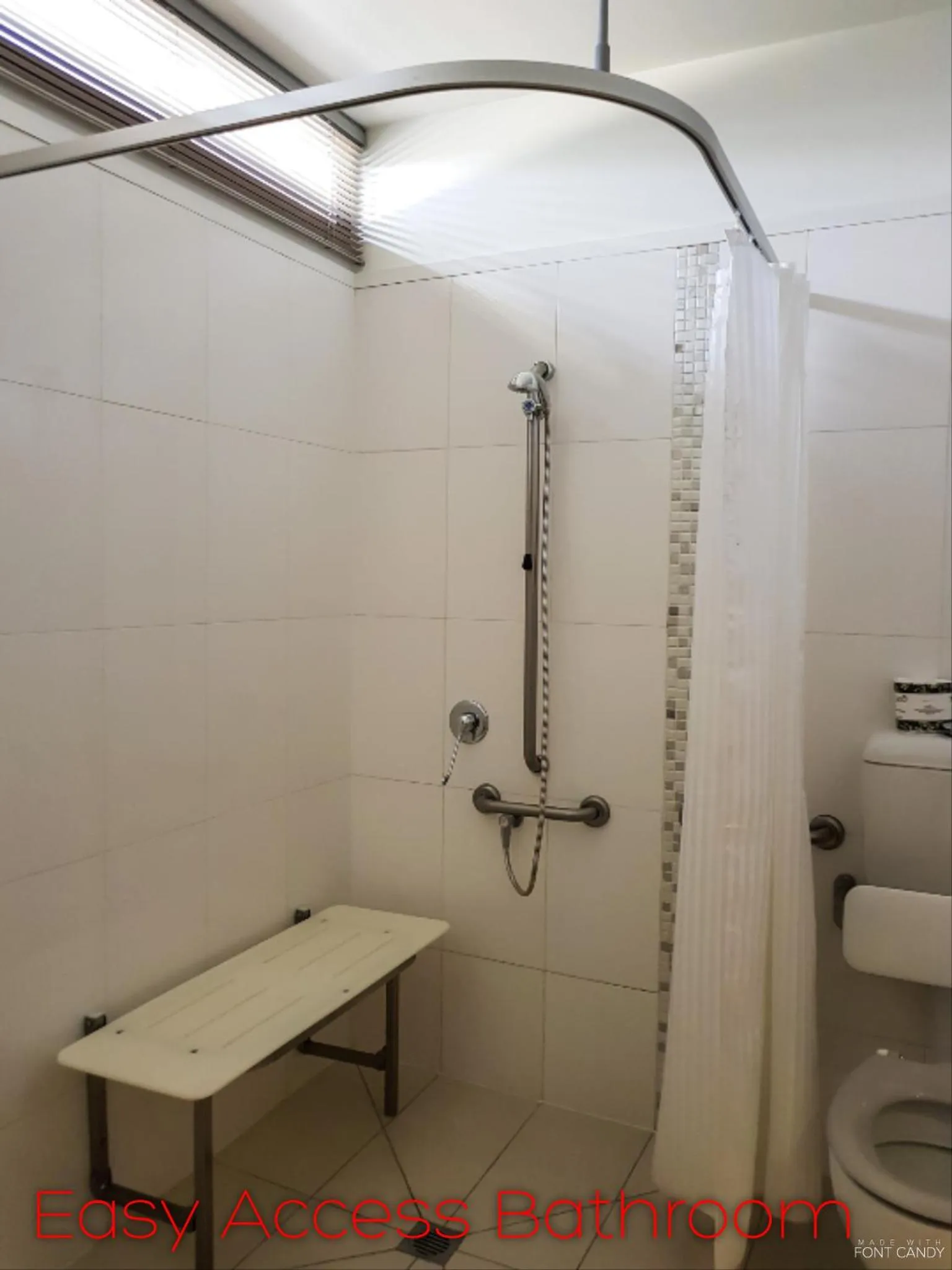 Shower in Moura Meridian Motel